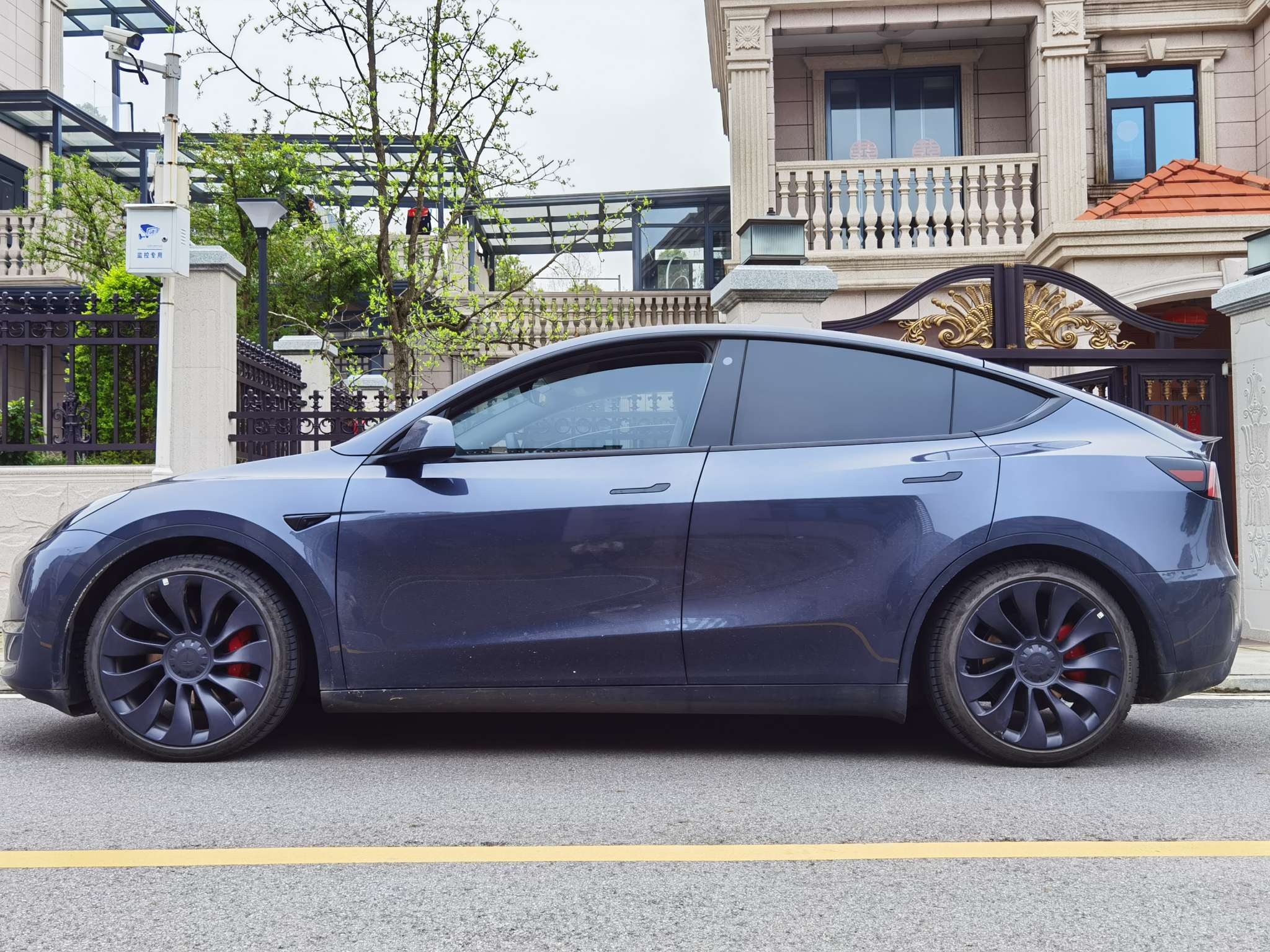 都说y像大鼠标，侧面看感觉也没那么像，还挺好看，不过屁股是真的不行 - 图片 1