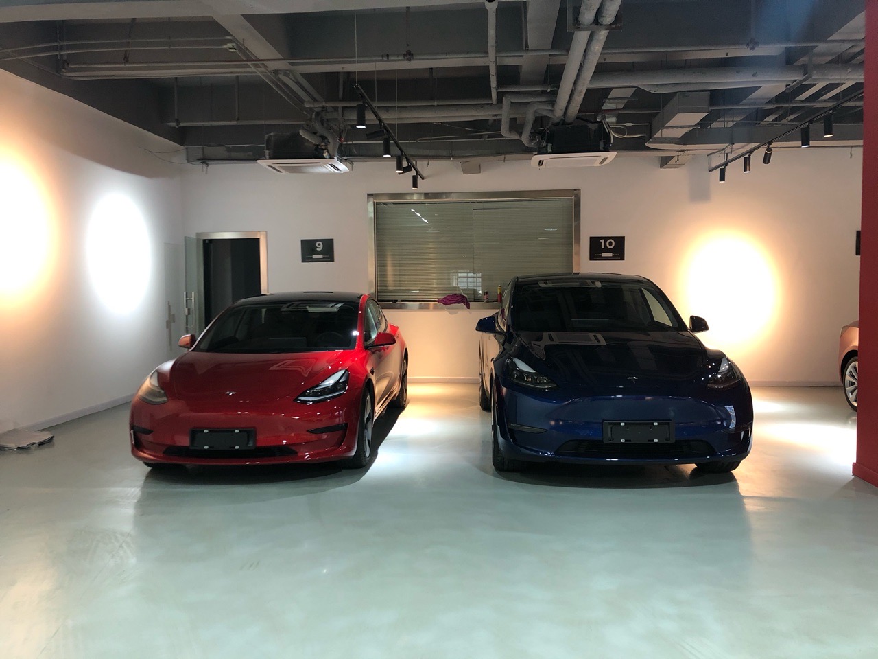 问下特斯拉官方有升级倒车灯的服务吗，旧款一个灯太暗了，有时候不太清楚。或者大家有什么解决办法 - 图片 1