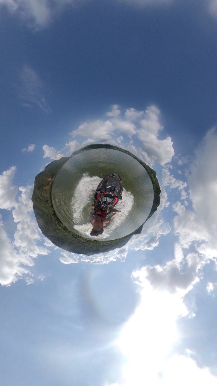 抓住夏天的尾巴再玩趟水！出门带上小特的好处是还能给我的动力冲浪板补电。 - 图片 8