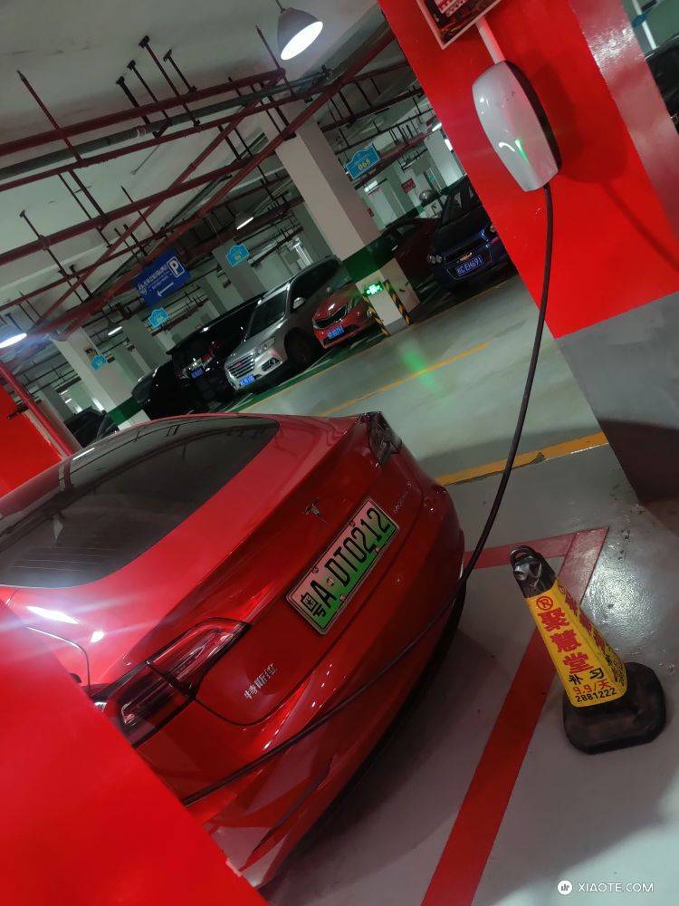 慢充占用也是一件很烦心的事 特别是国庆这种充电桩紧张的情况 难得定个有充电桩的酒店 结果一直被占用 哎。。。 - 图片 1