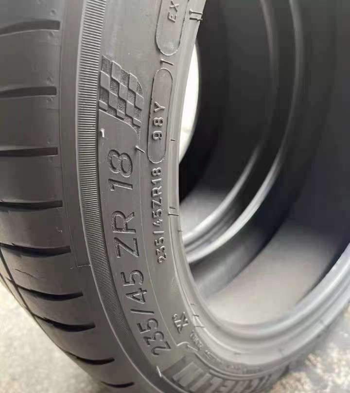 出一套model3长续航的轮胎   大概1万多公里   ps4 18寸的   便宜出  最好九江自提 - 图片 2