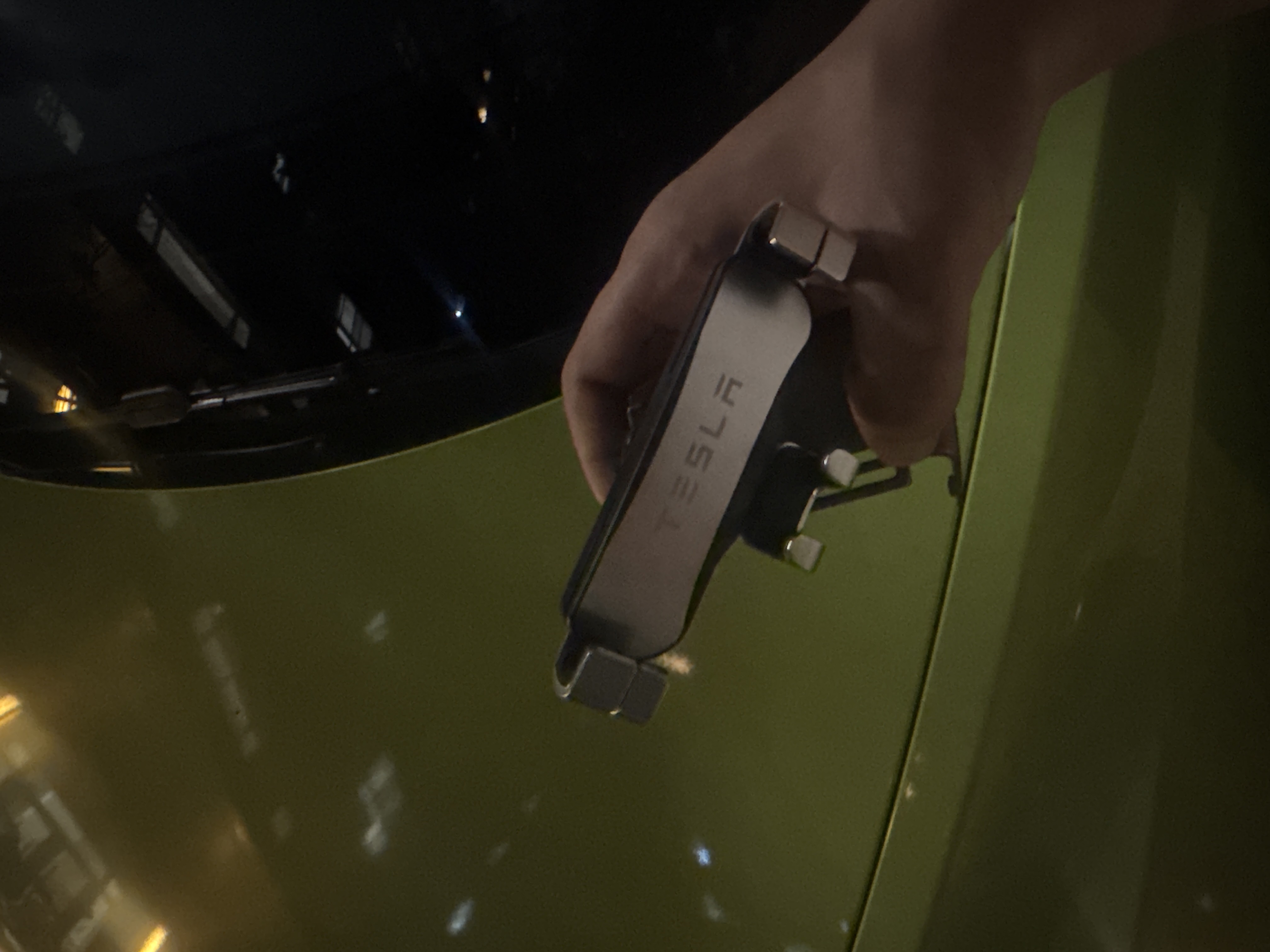 🤣🤣这是哪位大哥直接丢我前挡上了。。。感谢大哥🙏🙏🙏 - 图片 1