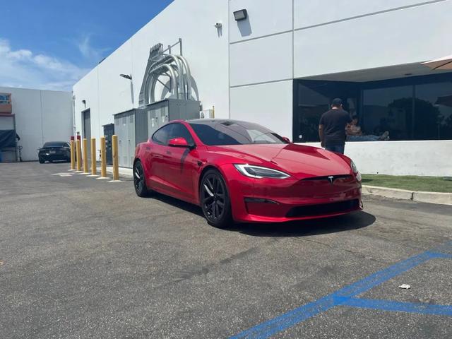 特斯拉将要成为首家下线500万辆纯电动汽车的车企
根据预测，特斯拉极有可能会在未来的4-6周内交付自家的第五百万辆汽车。这一消息引起了行业内外的广泛关注。届时，特斯拉将成为全球第一家下线500万辆纯电 - 图片 2