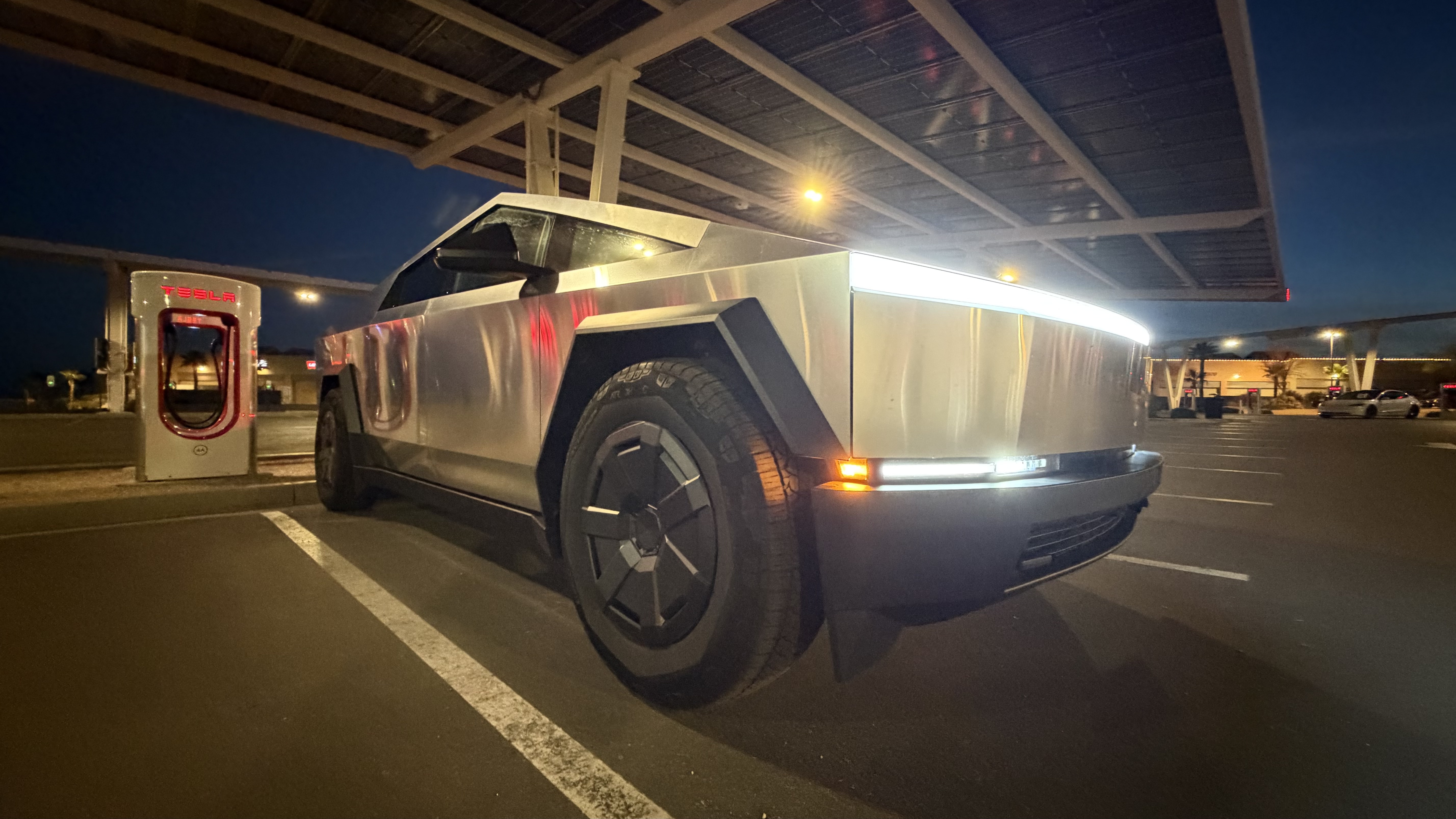 我是新特斯拉车主，刚跳槽来特斯拉，目前很多功能玩不明白，大家有什么交流群什么的可以拉一下吗？谢谢 - 图片 1