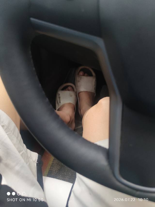 3确实低了啊用fsd的时候腿收起来弓着难受，伸又没法完全伸直，你们都是怎么搞的 - 图片 2