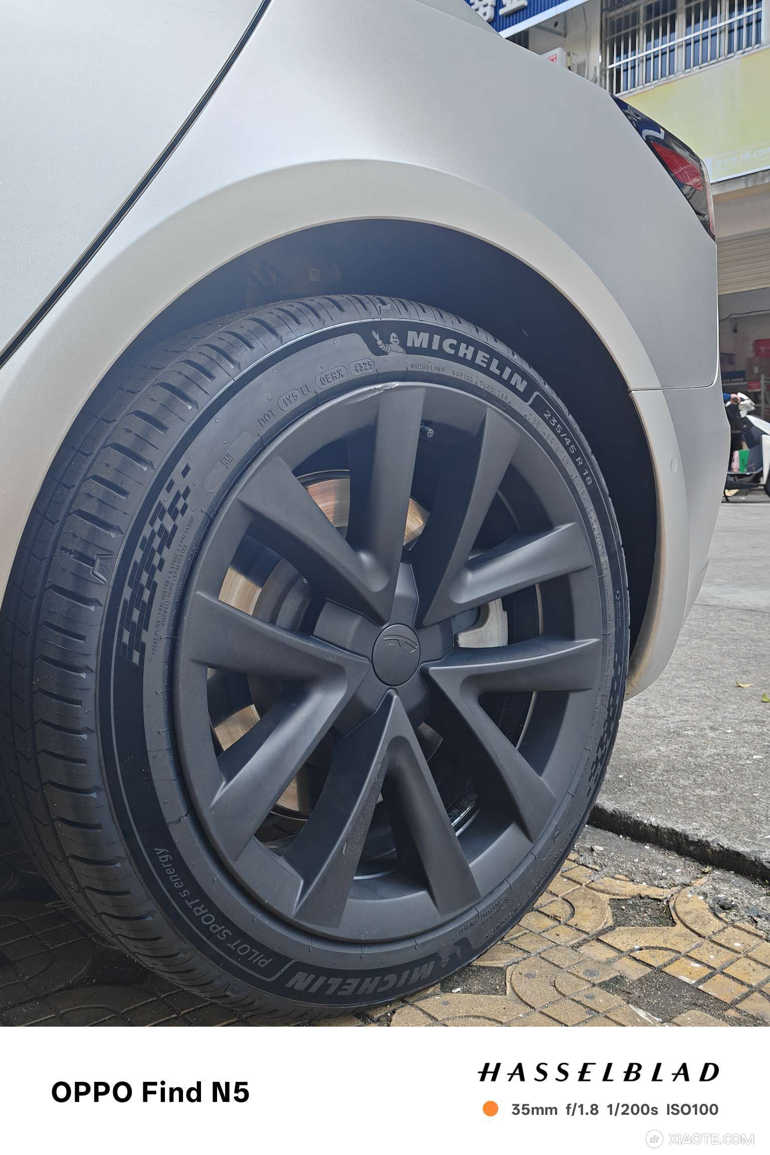 换轮胎顺便尝尝鲜。新上的 PS5E,米其林颜值真的高。可惜抓地力差了些 - 图片 3