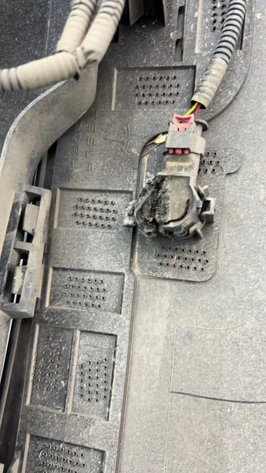 被理想撞出了内伤。报废一个雷达。 - 图片 3