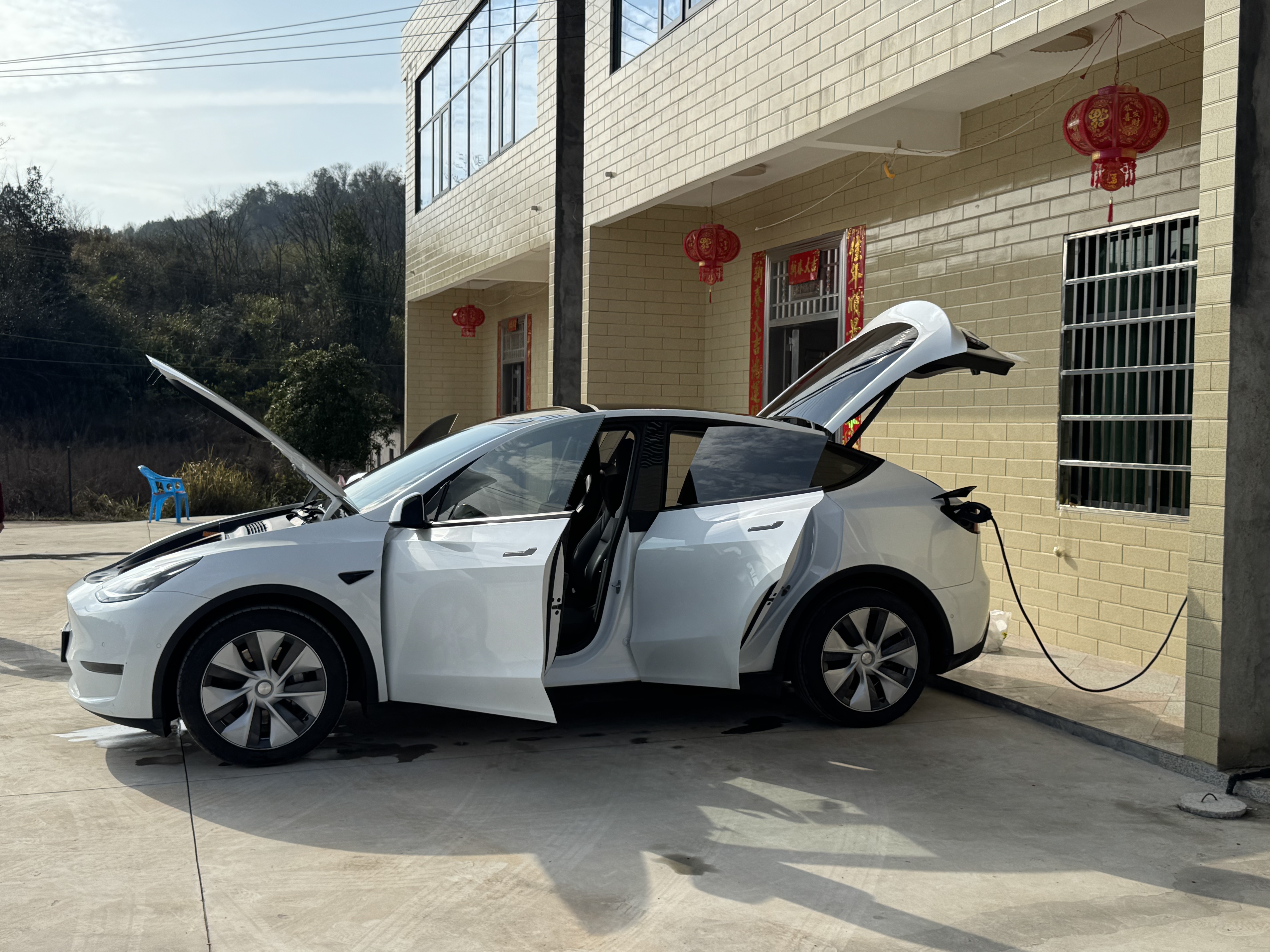 春节长途试驾蔚来ES8创始版/ET5t 2025款 VS 21款标续Model Y 主观驾驶体验分享

受论坛车友@badwomen 小米SU7对比老Y驾驶体验帖子启发，春节期间我分别开了蔚来ES8创 - 图片 1