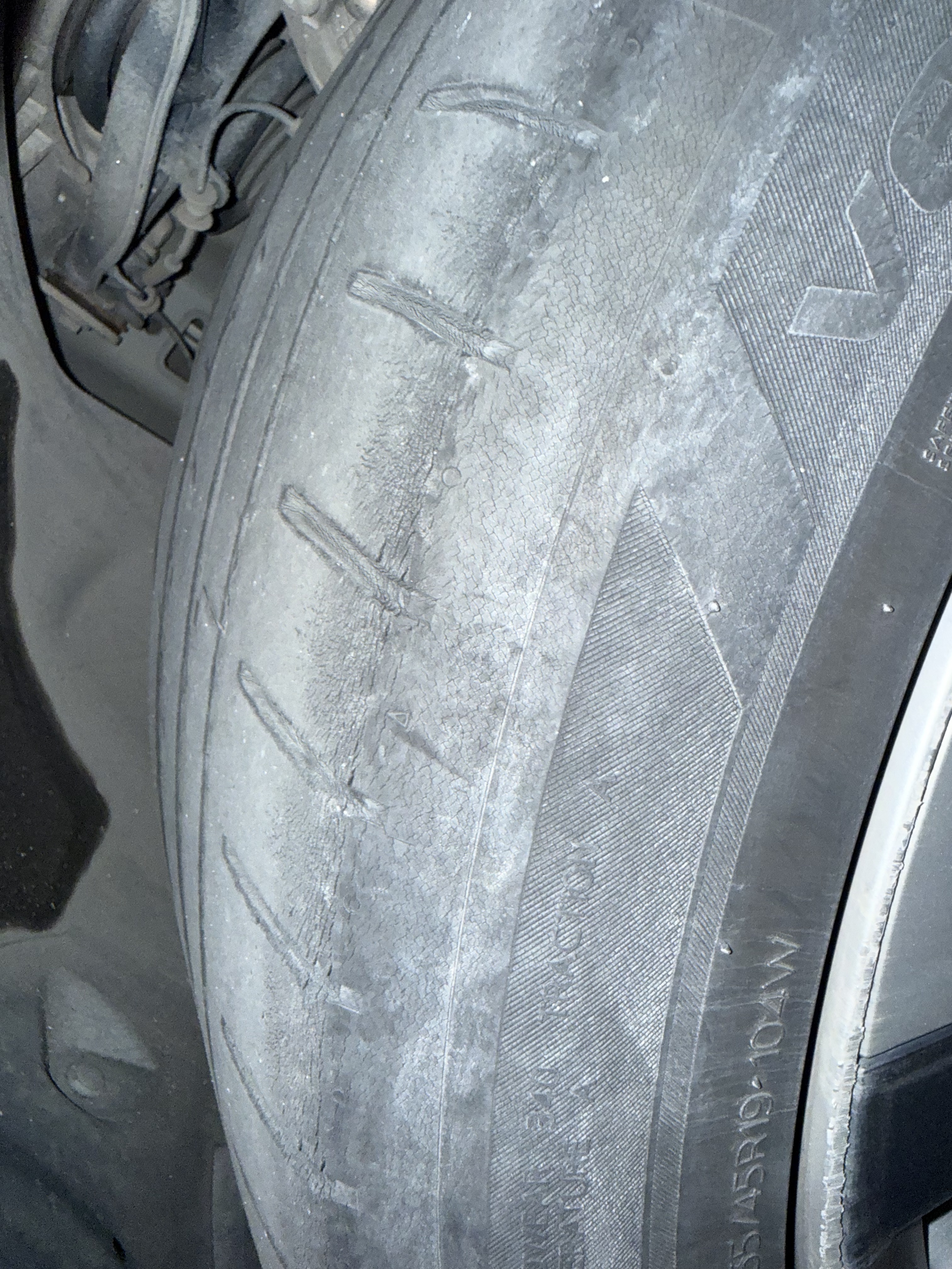 再见了👋陪我从买车起就跑了 17 万公里的韩泰，谢谢陪伴(＾▽＾)／🚘 - 图片 1