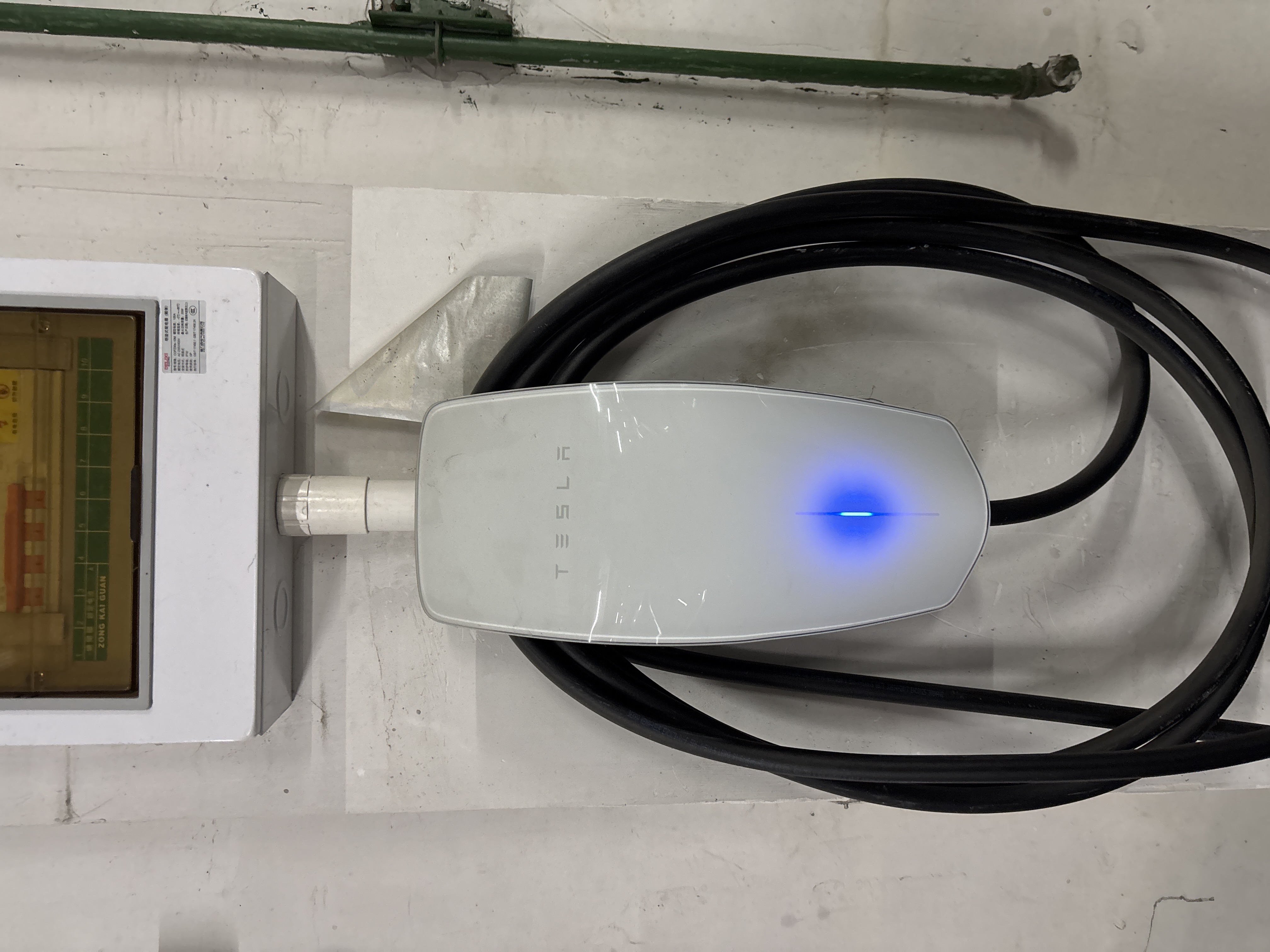 一直在使用预约充电功能（非定时充电），预约充电截止时间设定的是7:00。之前一直在6:45左右完成充电，最近变成提前到6:10左右就充满了，和设定的7:00时间差距越来越大，有没有遇到同样问题的车友？ - 图片 1