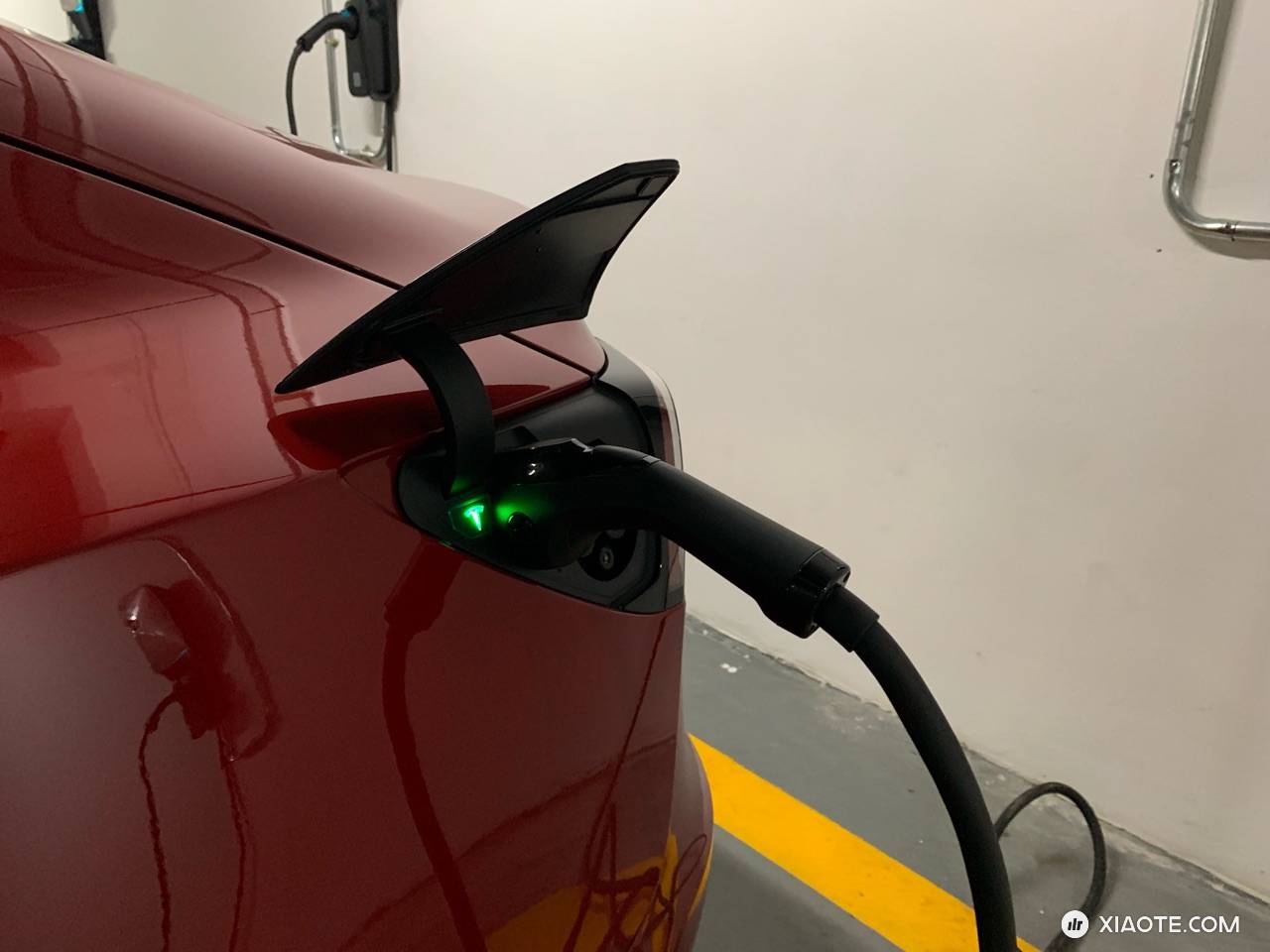 本来没打算补电,发现入住酒店居然有蔚来的目的地充电桩!
哎呀,滋润啊!哈哈 - 图片 3