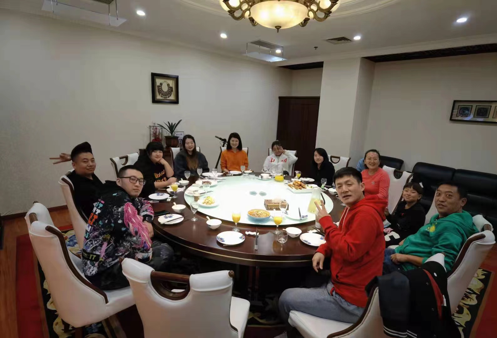 特斯拉车队十一黄金周之范崎路篇
十一黄金周已经过去，大家都投入了紧张的工作当中，但是在黄金周期间，车队还是组织了一次放松的跑山活动，下面我就给大家分享一下。由于10月6号基本整天都在下雨，所以照片不是 - 图片 9