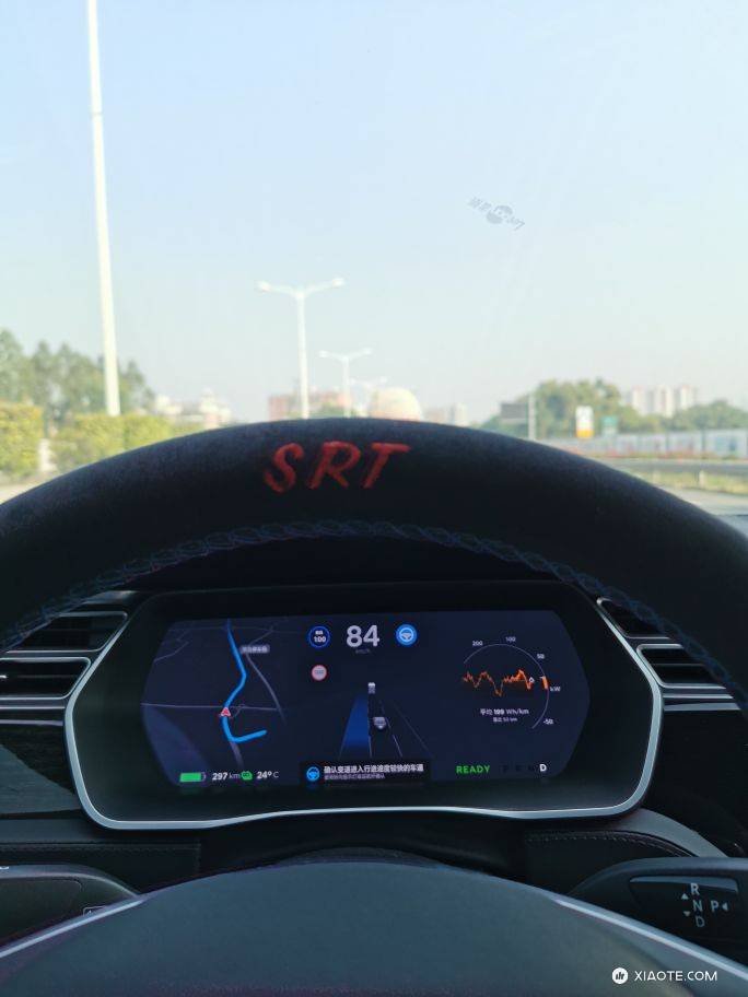 偶然发现fsd已经上线,迫不及待的去溜一圈高速~😎
1.无需确认的自动变道超车,有效!
2.根据导航变换匝道,有效!
证明Fsd在发挥作用!
自动变道时还算平顺,提示要超车时遇到后方快速来车,也会先 - 图片 6