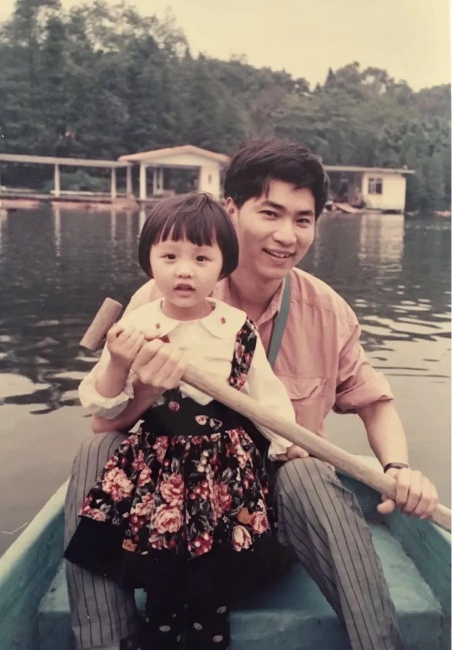 正事没咋干，书倒看了不少。分享一个挺有意思的观点，也从侧面应证了马斯克的超前眼光。

有本叫《关键路径》的书，乔布斯都大赞过。

作者有个观点：如果把人类能源的获得和消耗，比作账目的收支，那我们现在的 - 图片 1