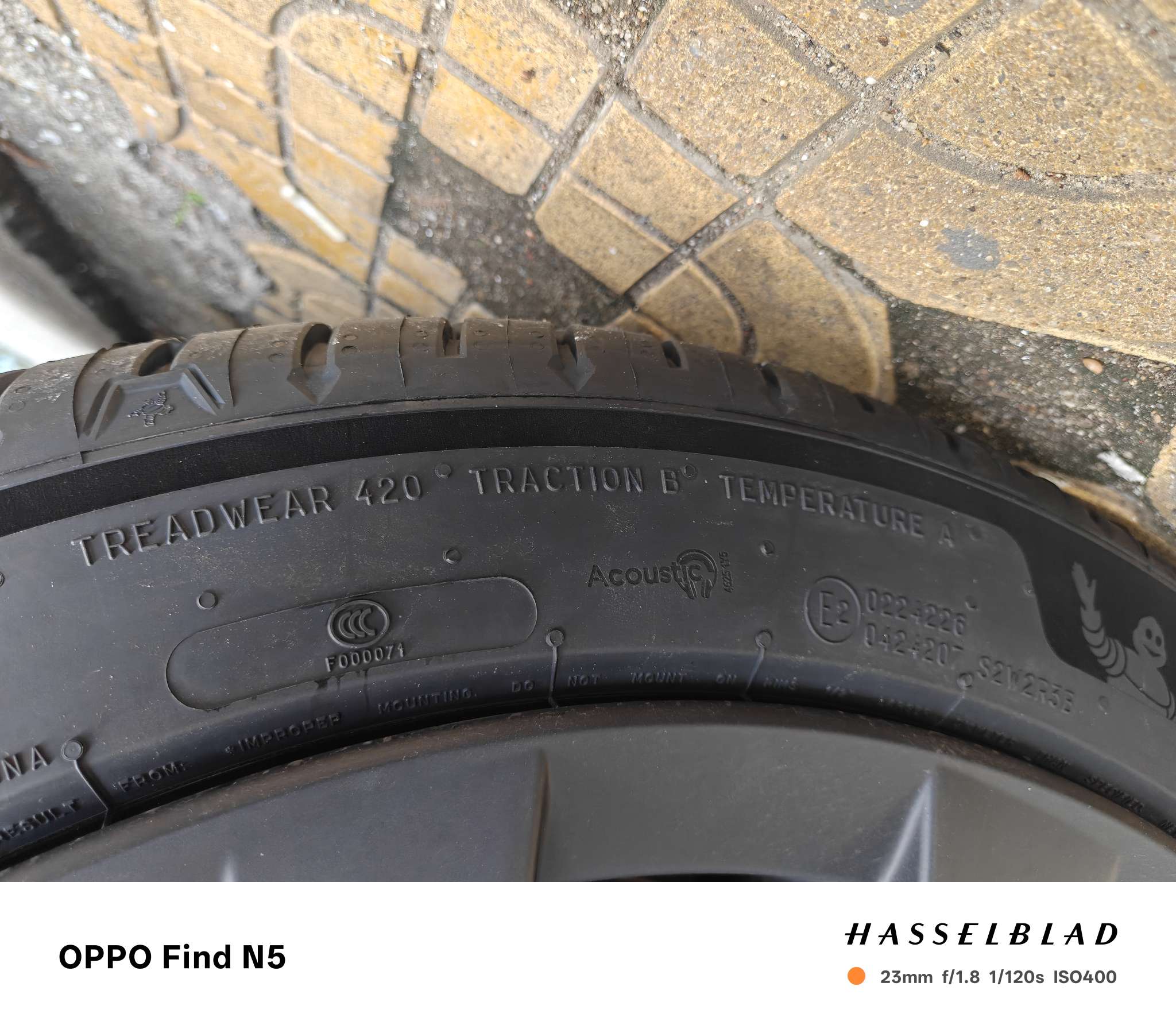 换轮胎顺便尝尝鲜。新上的 PS5E，米其林颜值真的高。可惜抓地力差了些 - 图片 4