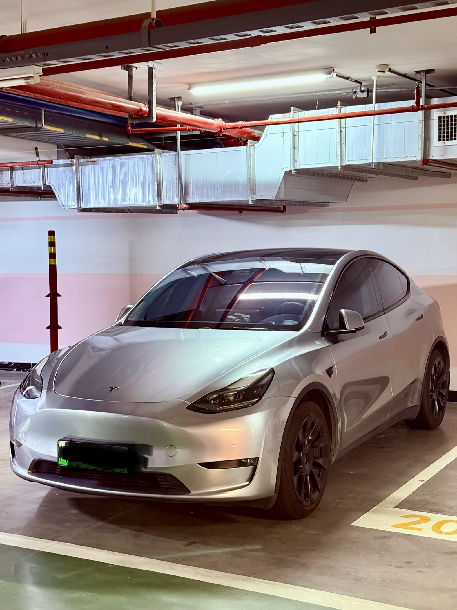 ModelY20寸换19寸轮胎探讨

有没有车友ModelY 20寸改19寸轮胎，帮忙给点建议。

以及淘宝的拆车轮毂是否靠谱🤔🤔 - 图片 1