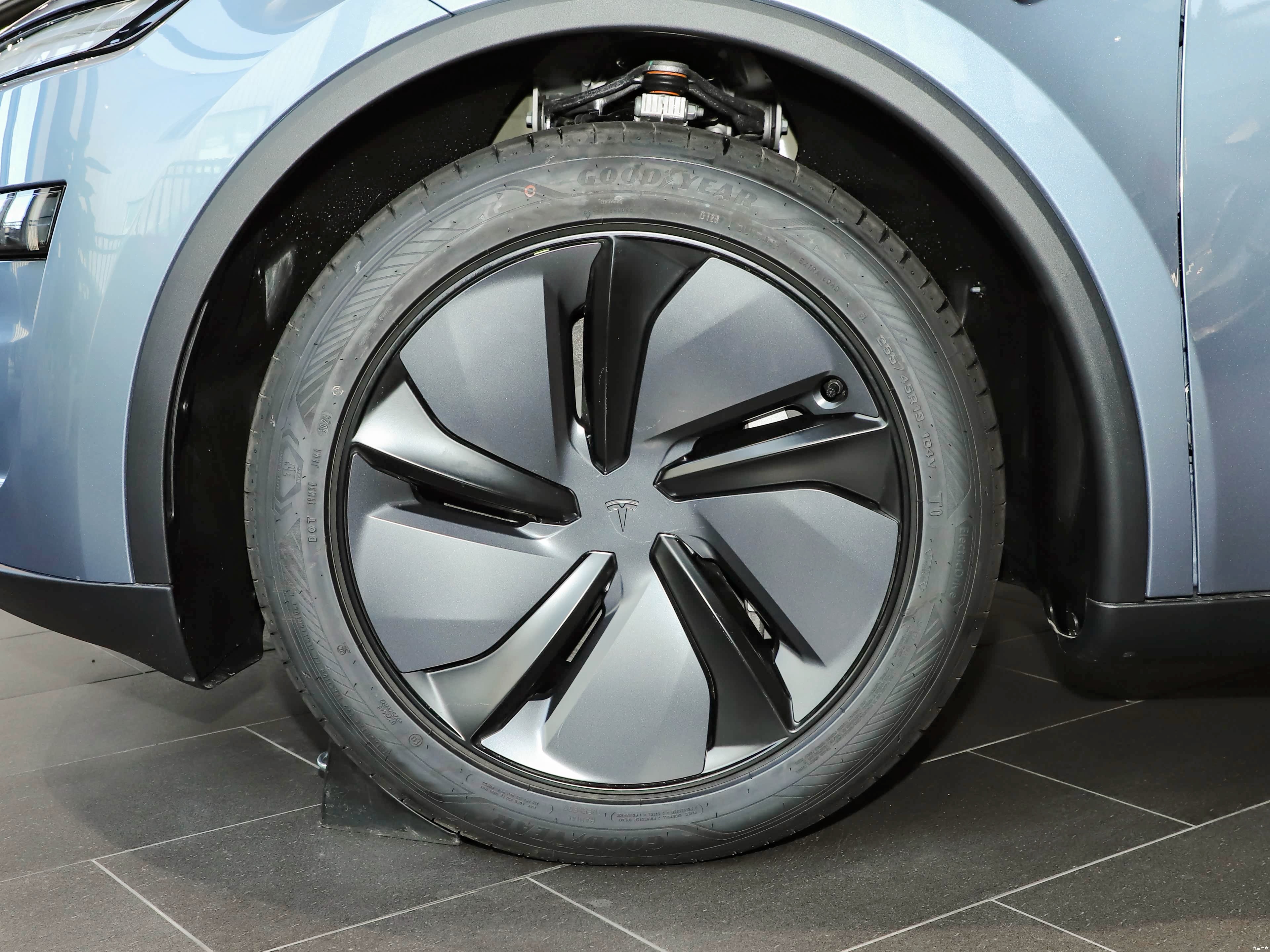 求购一套焕新y19寸轮毂轮胎，越新越好，苏州及江浙沪都可以，改装的兄弟请联系我，诚意收 - 图片 1