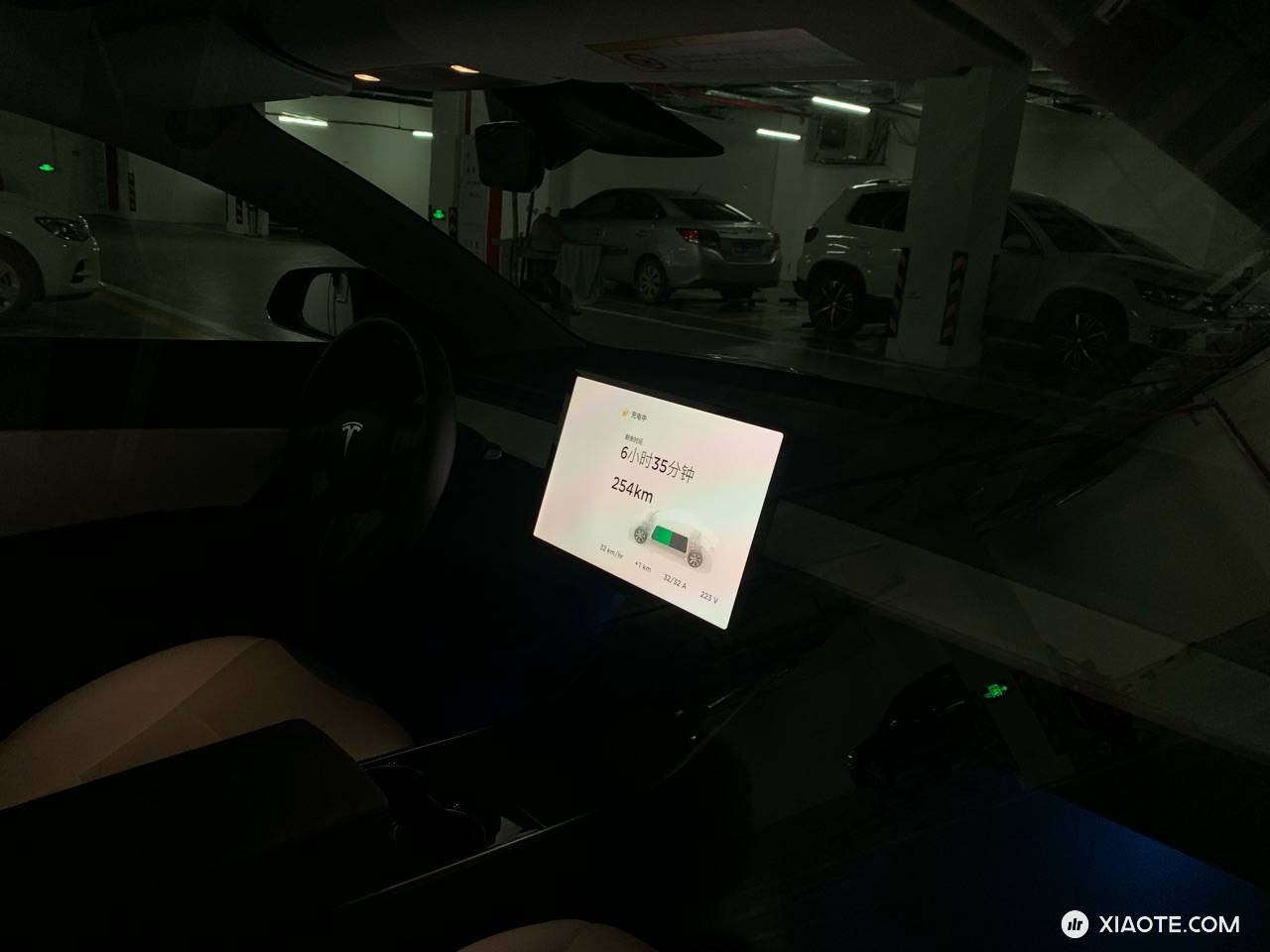 本来没打算补电,发现入住酒店居然有蔚来的目的地充电桩!
哎呀,滋润啊!哈哈 - 图片 5