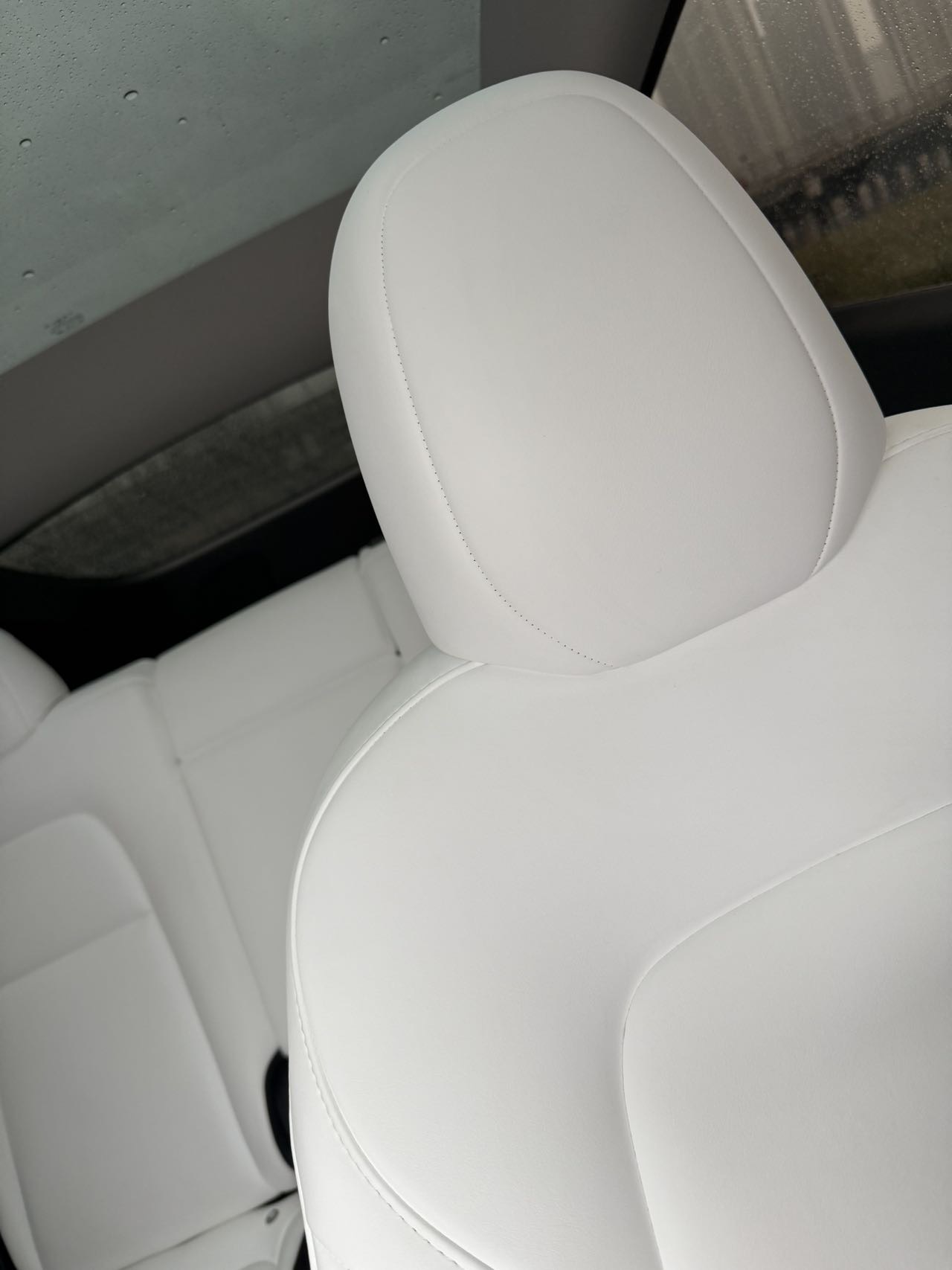 四万公里多还很白，白色要比想象中耐脏太多了，特斯拉内饰惊魂 - 图片 3