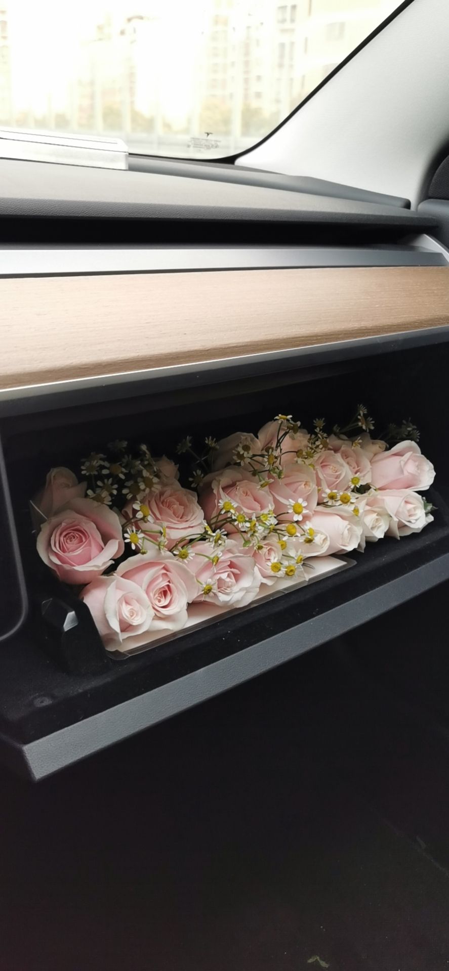 今日车不补电，给车加满浪漫…园区买花的可以找我了，一共花了300块钱… - 图片 2