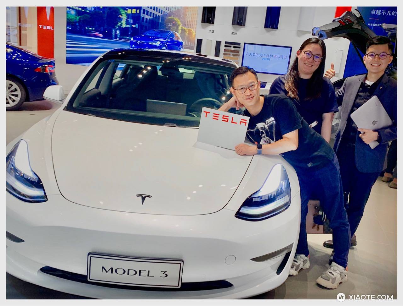 這是一個關於相遇的故事⋯⋯2017年7月,我開始認識model3,下訂後開始了兩年的等待,本來以為是第一批車主,但沒想到,現在路上的model3開始越來越多,我的特斯拉卻還在裝配線上。我右手邊的銷售顧 - 图片 2