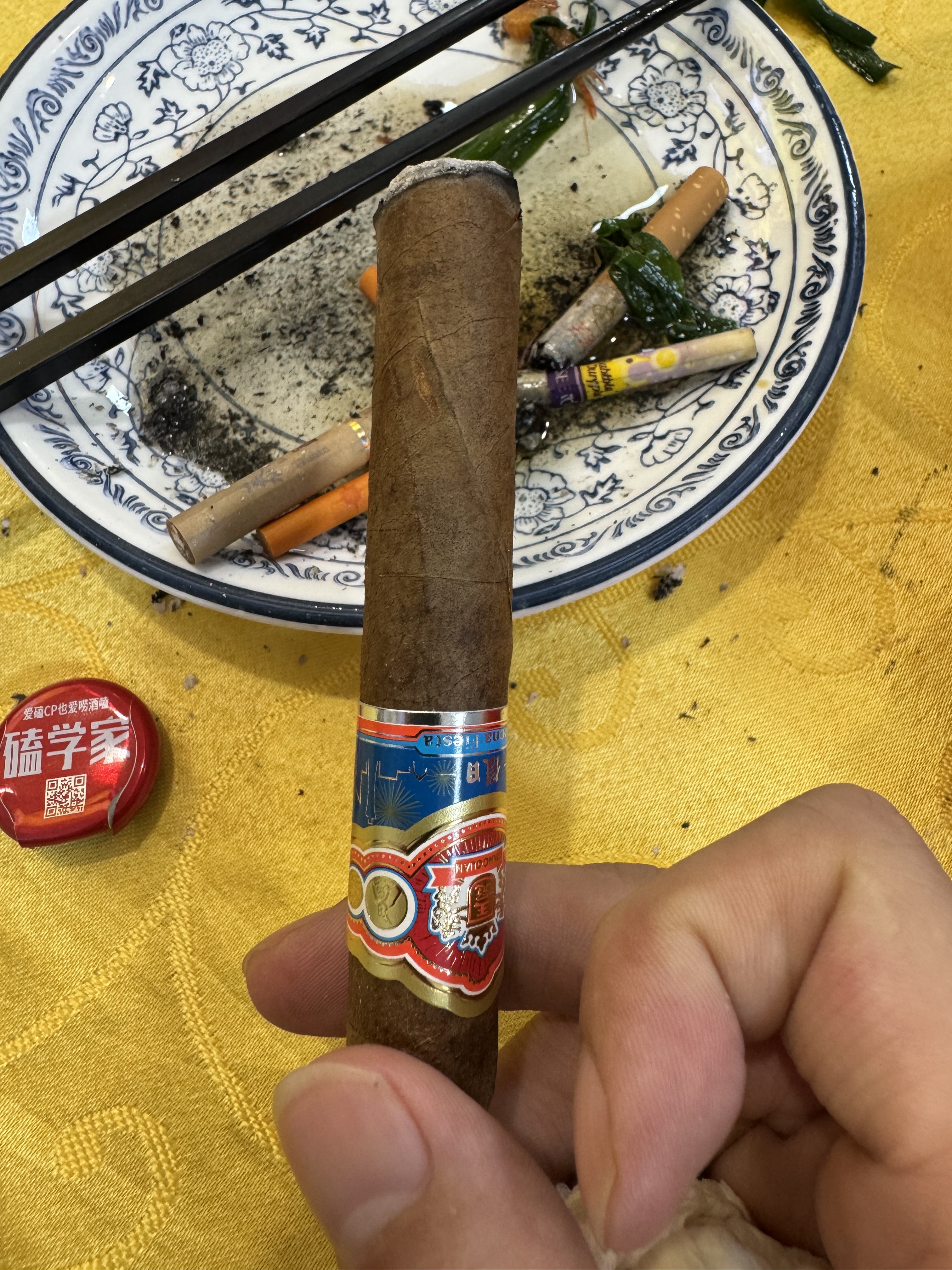 自己动手换空气过滤器，又省了600元钱，京东购买的曼牌同型号过滤器500元左右，特斯拉换要1100元以上，工具准备好，难度不大，拆前备箱，再拆前空滤的10颗螺丝，过滤器会配一个专用螺丝刀，自己准备一个 - 图片 3