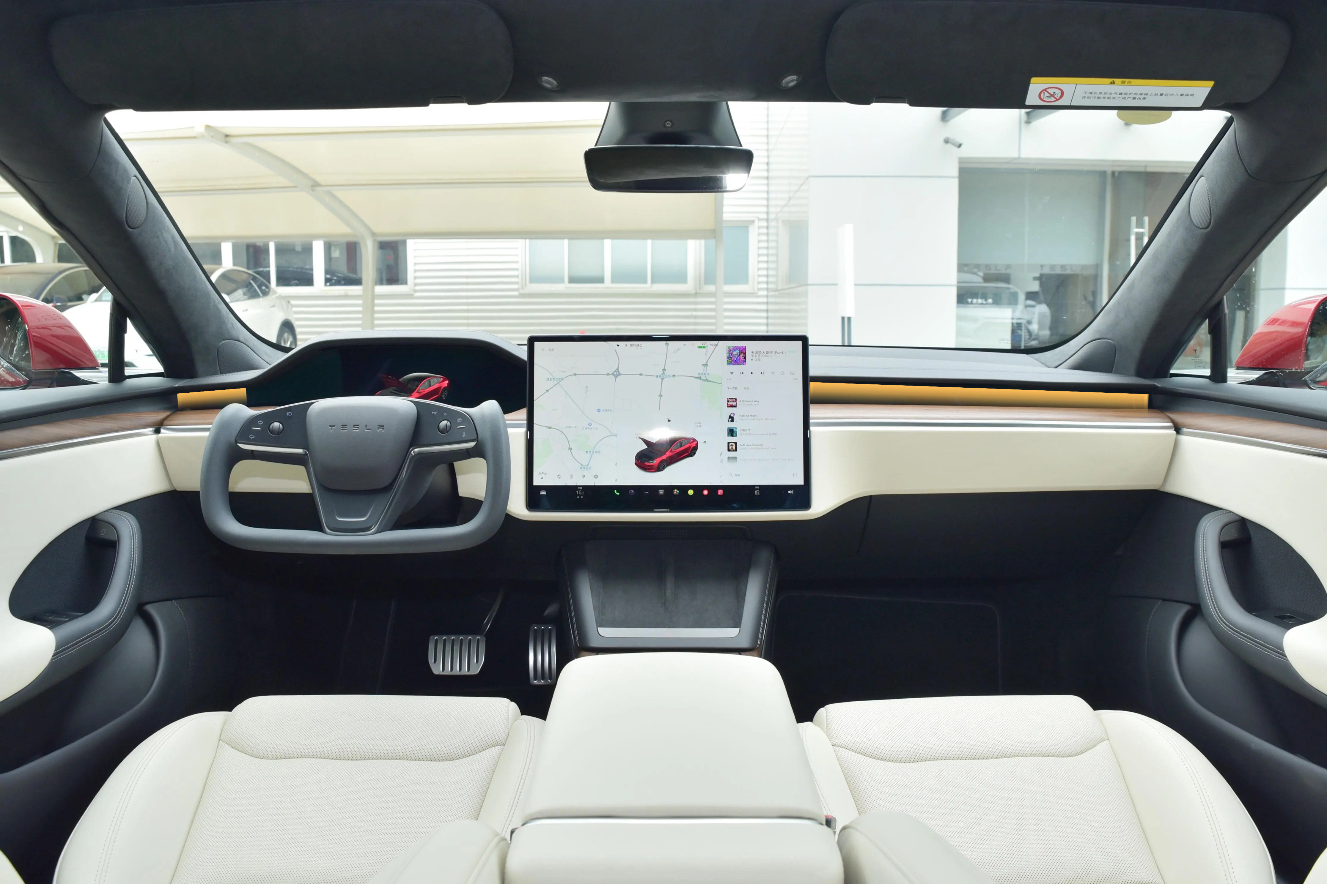 猜测一下2024小改Model S/X的氛围灯
都知道今年年中，S和X会迎来小改，主要加入CyberTruck同款前车头摄像头和氛围灯。
而氛围灯目前官方出的有三种
Model Y偷懒型：仪表台饰板加 - 图片 5