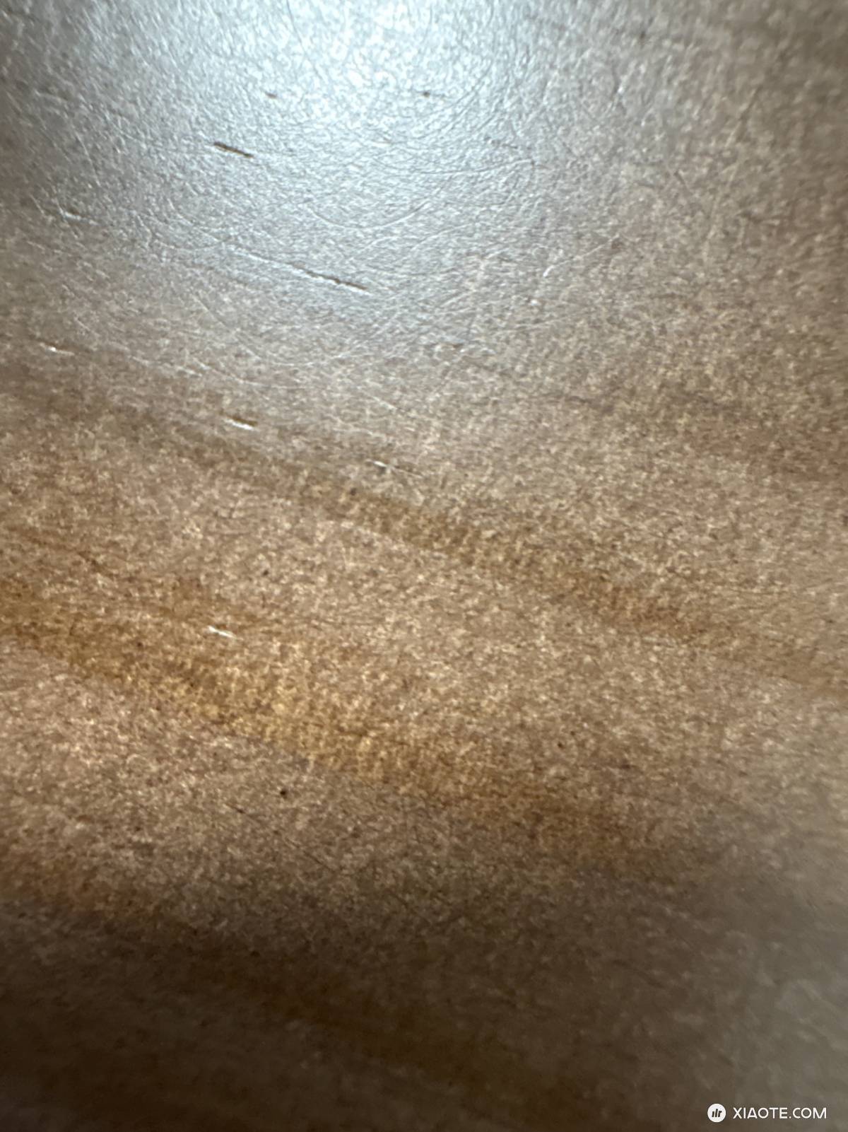 我个人的猜测啊,是瞎说的,做一下基本的推理。前段时间大概是去年吧。说是上线了这个 Deepseek。最近会好了一点。如果没猜错的话,应该是特斯拉调用了这个开源的一些模型,自己简单训练一下这个车机助手这 - 图片 1