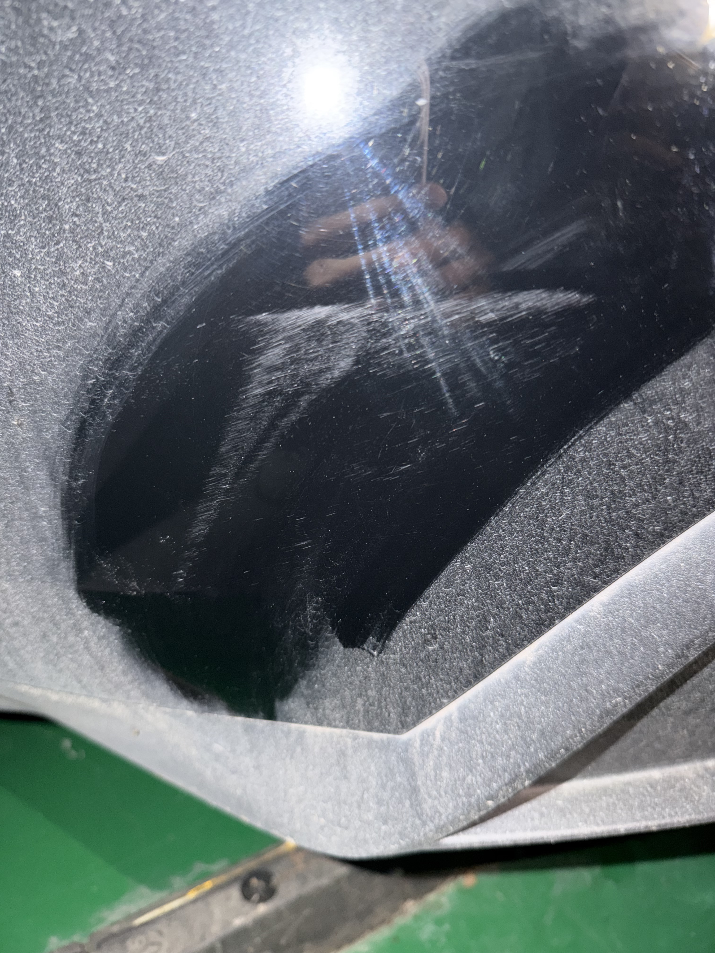 兄弟们帮我看下亏了吗
对方全责追尾 稍微蹭了一下 太阳下看不出来地下车库打闪光灯能看见 问了保险修的话1600 我选择1200私了 修的话原车原漆没了 而且我每天都要用车也麻烦 兄弟们觉得我亏了吗 - 图片 1
