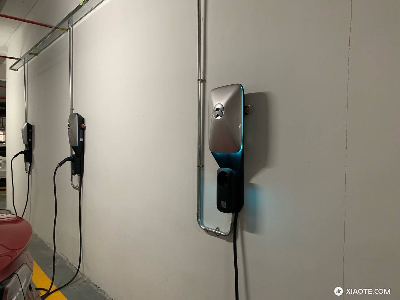 本来没打算补电,发现入住酒店居然有蔚来的目的地充电桩!
哎呀,滋润啊!哈哈 - 图片 2