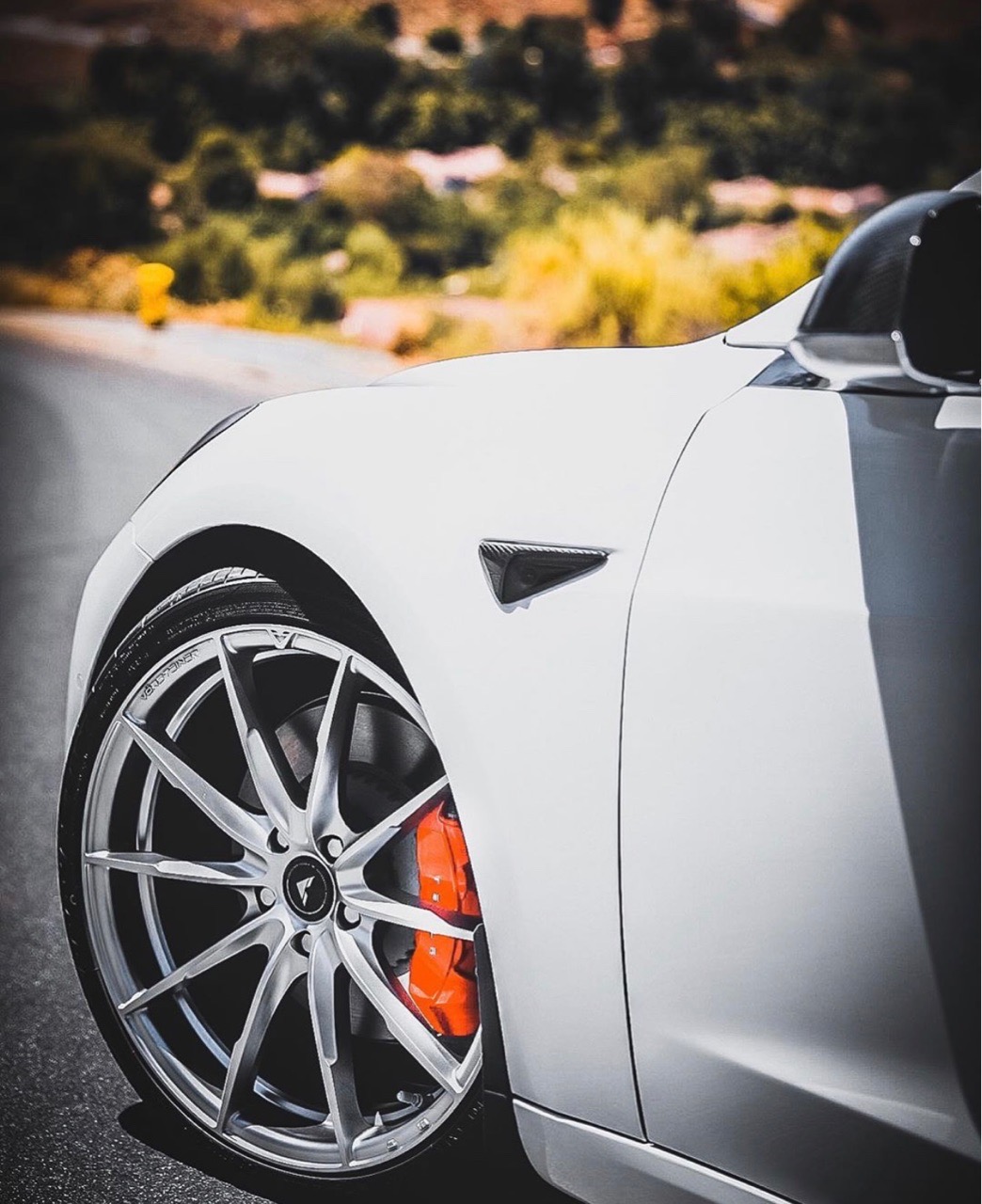 Tesla服务中心可以提供免费打气吗？。正好去超充 - 图片 1