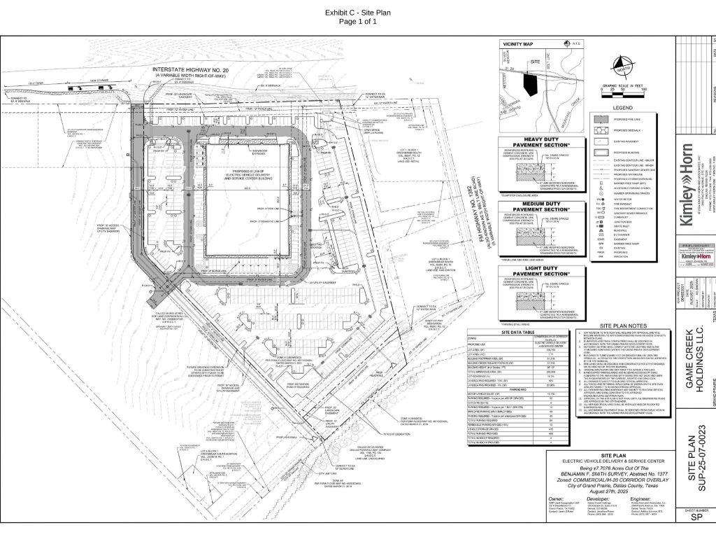 特斯拉正在德克萨斯州大草原城建设一个5.1万平方英尺的服务和交付中心，该设施位于1375号东州际20号公路沿线，占地7.7英亩。

根据城市规划文件，该中心将包含超过400个车辆存储空间、64个停车位 - 图片 1