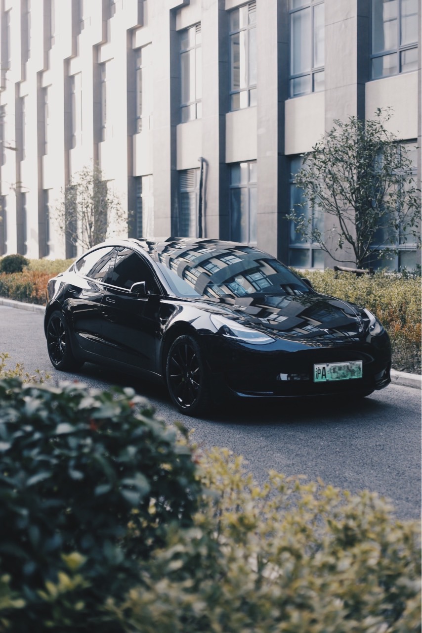 黑化先告一段落 钢琴烤漆黑轮毂加骚绿卡钳 不太喜欢黑武士的乌漆麻黑 外加一个小尾翼 又是一个小细节 慢慢都会变成自己喜欢的样子 - 图片 1