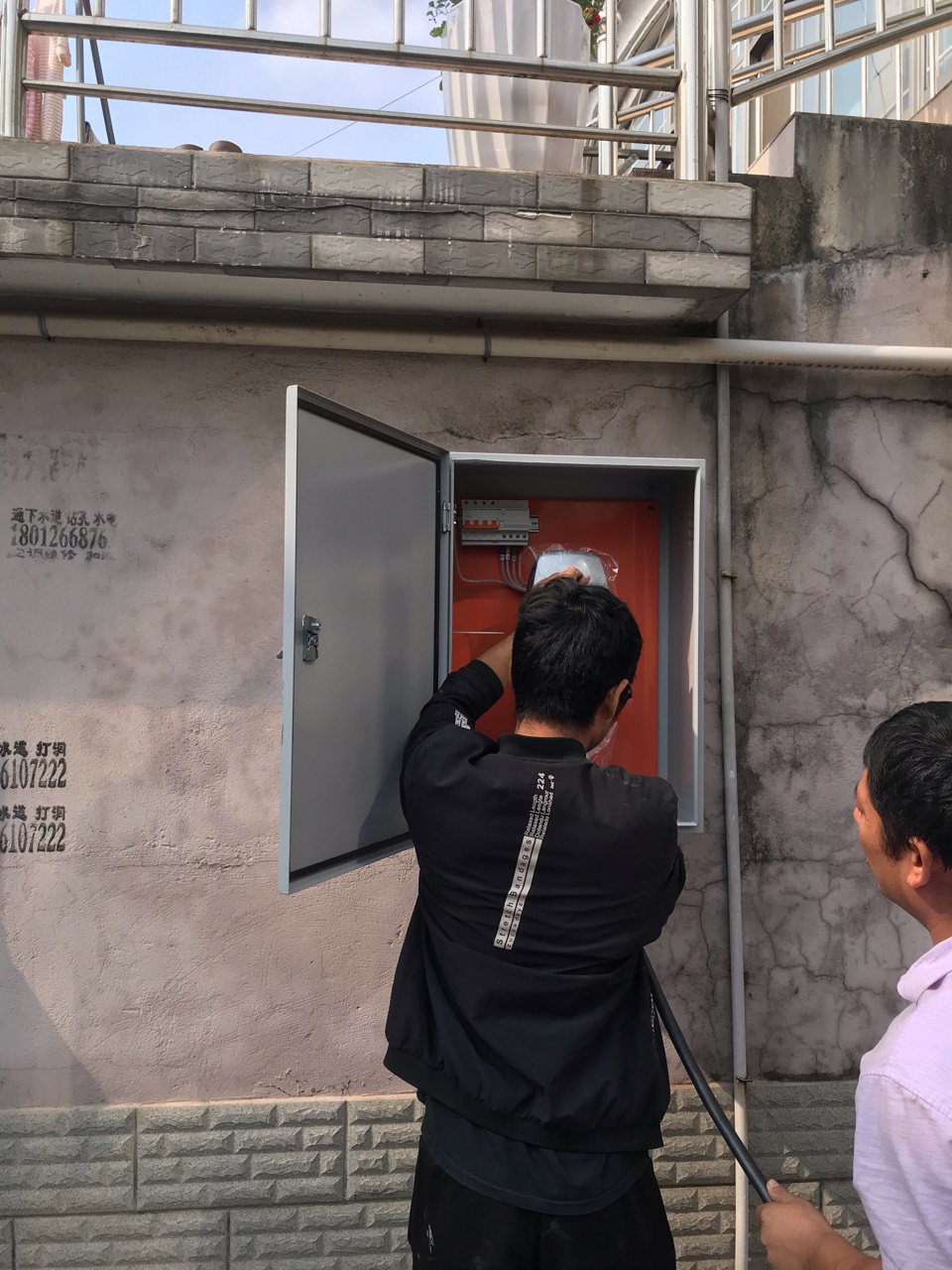 今天对于我和小三子来说是个激动的日子！终于家里有奶了。😁🌻 - 图片 4
