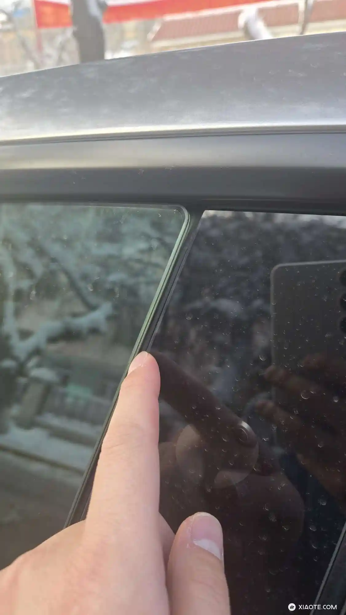 主驾驶的玻璃都会突出来点吗,最后一张副驾驶的好的呢。
- 图片 2