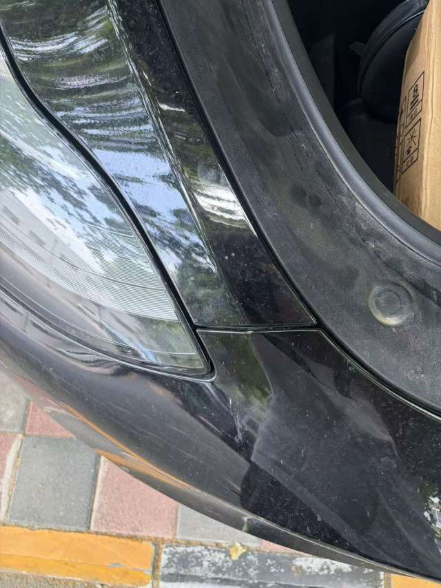 清洗了个散热器，安装上之后，前杠缝隙是不是变大了。而且感觉下1到2㎝的马路牙子，会有咕噜咕噜声，是有东西没装上么？ - 图片 1
