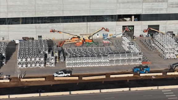 工厂出现大量铸造件，预示赛博皮卡量产在即 - 图片 4