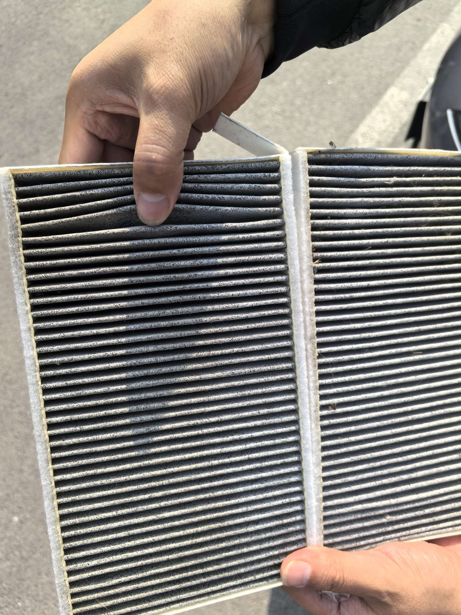 25款焕新标续毛豆三首保
13700公里，一年整时间
本来不打算换空调滤芯
第一次看看到底有多脏[汗颜R]

轮胎换位155.26元
空调滤芯349.87
合计505.13元 - 图片 3