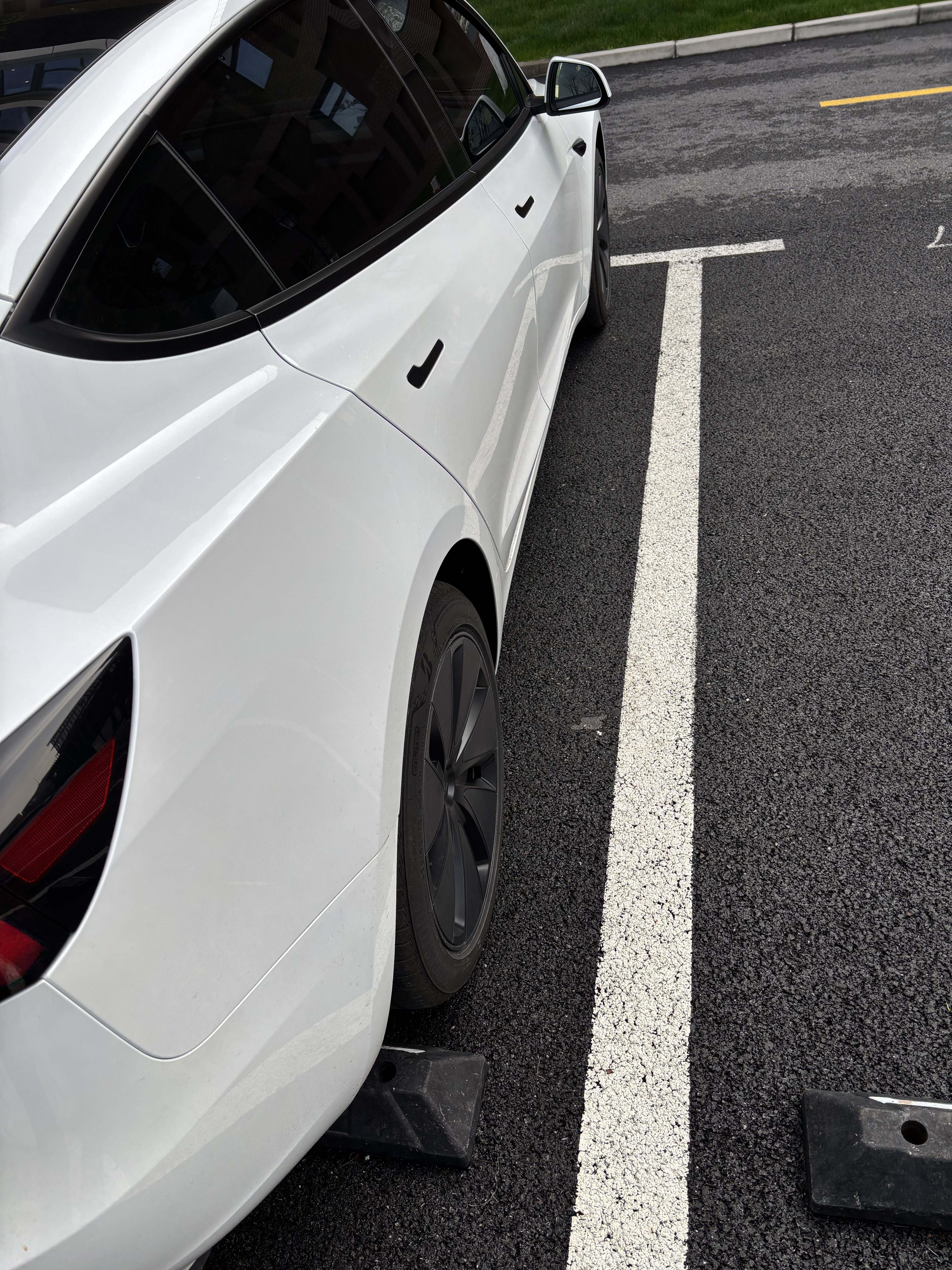 大家的倒车辅助线歪吗，我感觉我的偏的蛮厉害的，售后说多少都有点歪，只能等软件升级。 - 图片 3