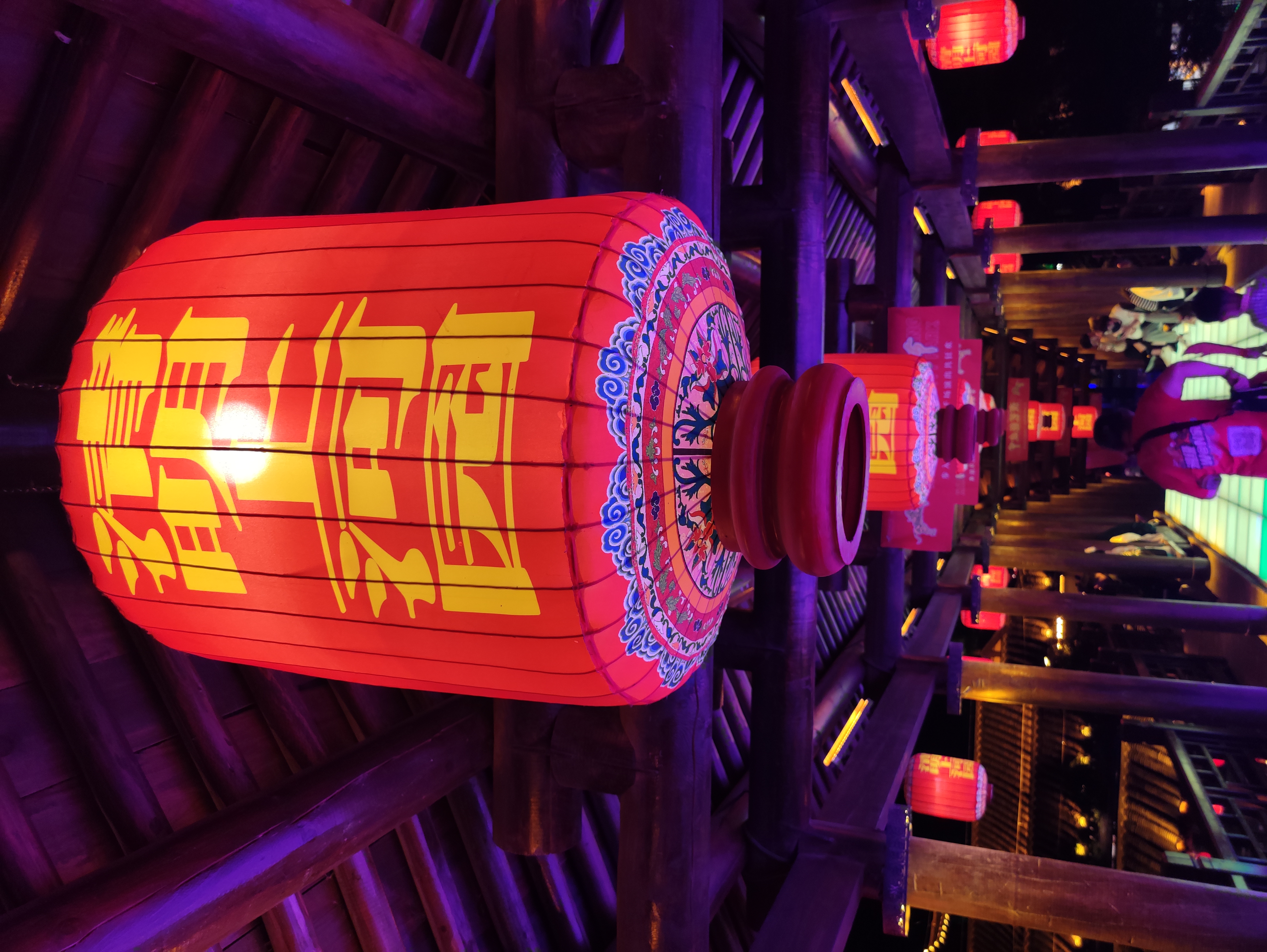 国庆长假第二天，驻马店到开封，打卡清明上河园。还好人不多。晚上的表演值得推荐 - 图片 9