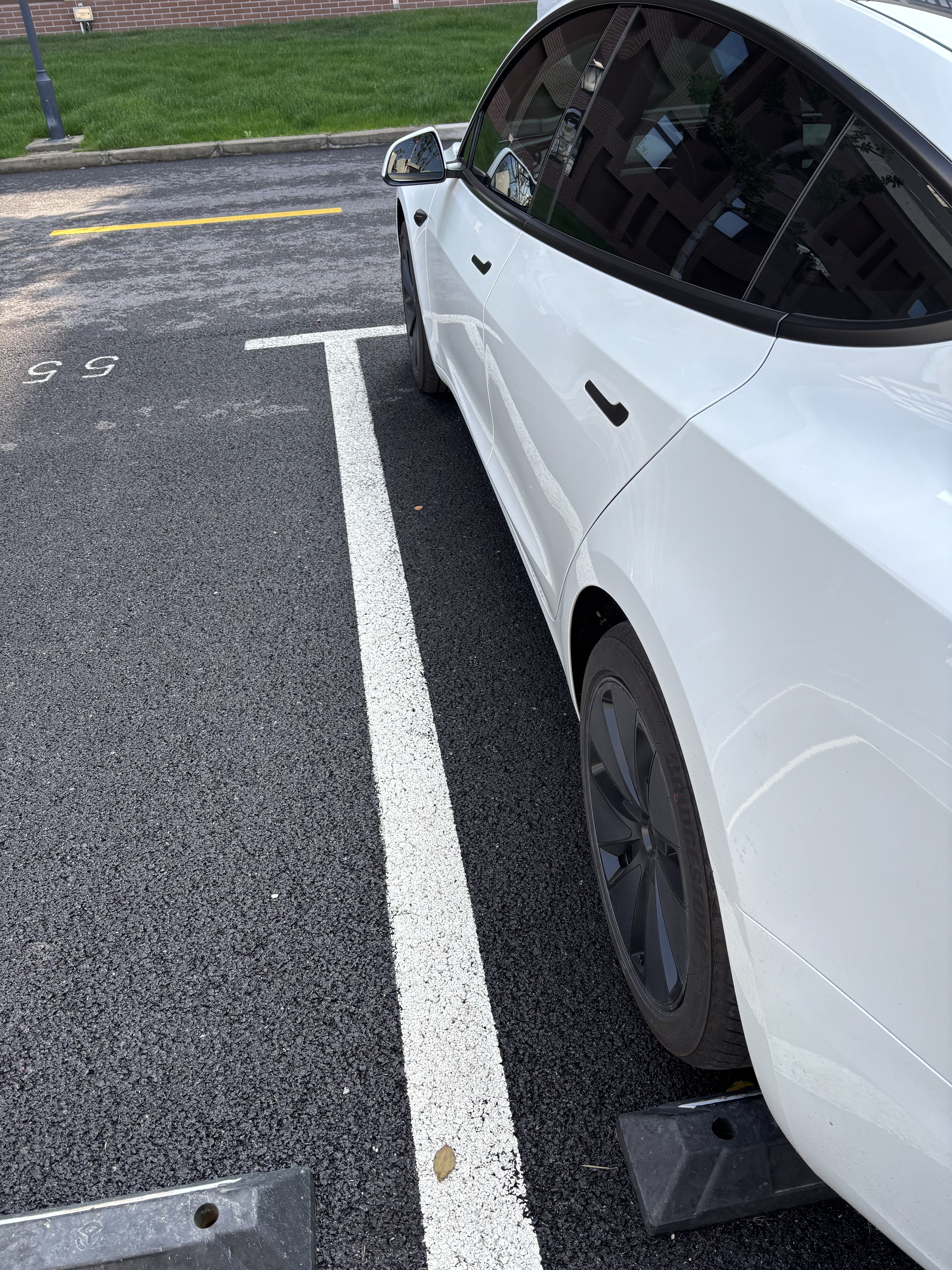 大家的倒车辅助线歪吗，我感觉我的偏的蛮厉害的，售后说多少都有点歪，只能等软件升级。 - 图片 4