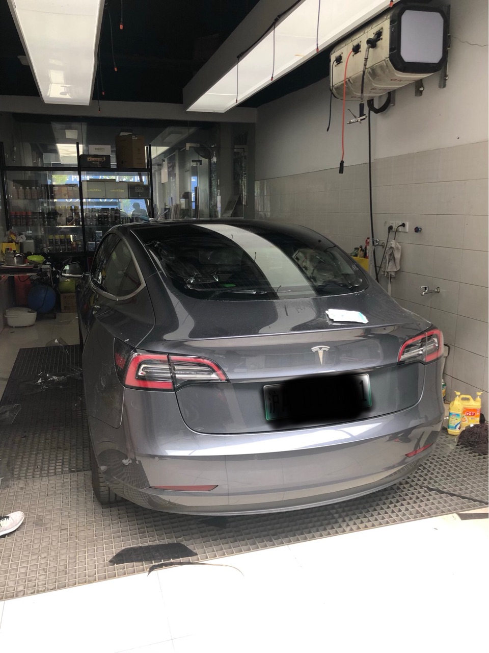 终于上完牌，能够贴膜了，这家3月份开始说，已经贴了10辆了 - 图片 1