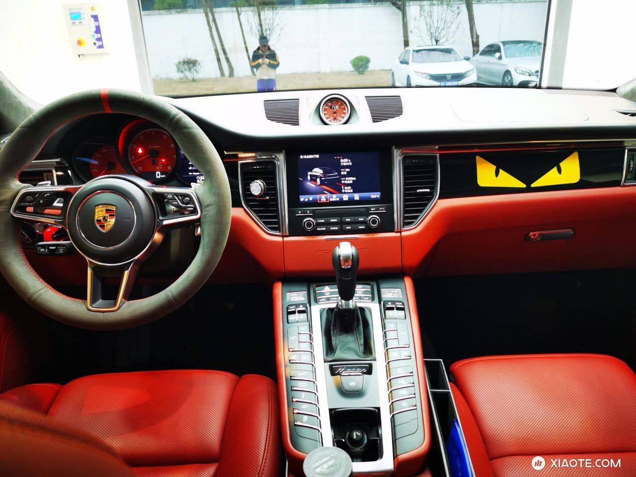 🔹超级车间| 保时捷Macan改色🔹
· 超亮金属火红
老板们来验收一下两天的改色成果吧!
车身+内饰改色
实力书写协调之美~
颜色超靓!
细节满分! - 图片 8