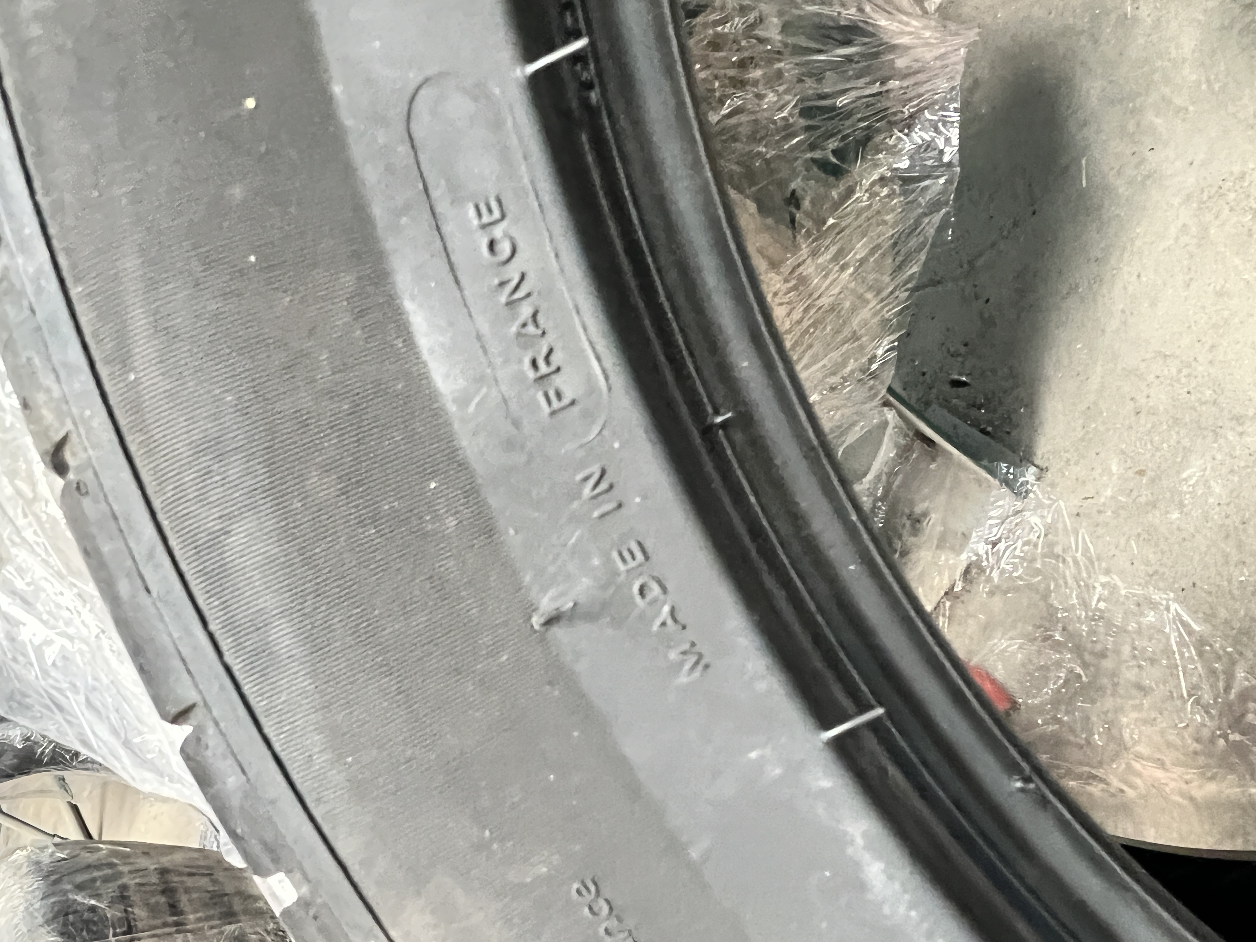 21年19寸y换米其林ps4了，其实是想换psev，给老板的照片发错成ps4，就这样换吧，真是尴尬， - 图片1