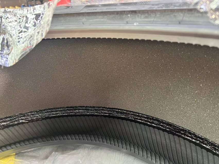 实测马牌XC7 Pro Max 255/45R19 带静音棉和cs自修补,1141元/只
双11活动价格不错,就买了四只马牌,以前开油车时,我个人对马牌印象就很好
优点:
NVH车厢静谧性好多了,碾压 - 图片 2