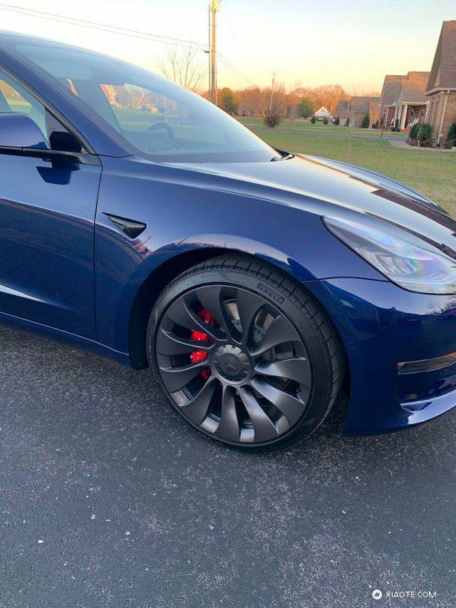 全球首台新款(Model)3P(Performance)提车
大爱🥰🥰倍耐力 - 图片 1