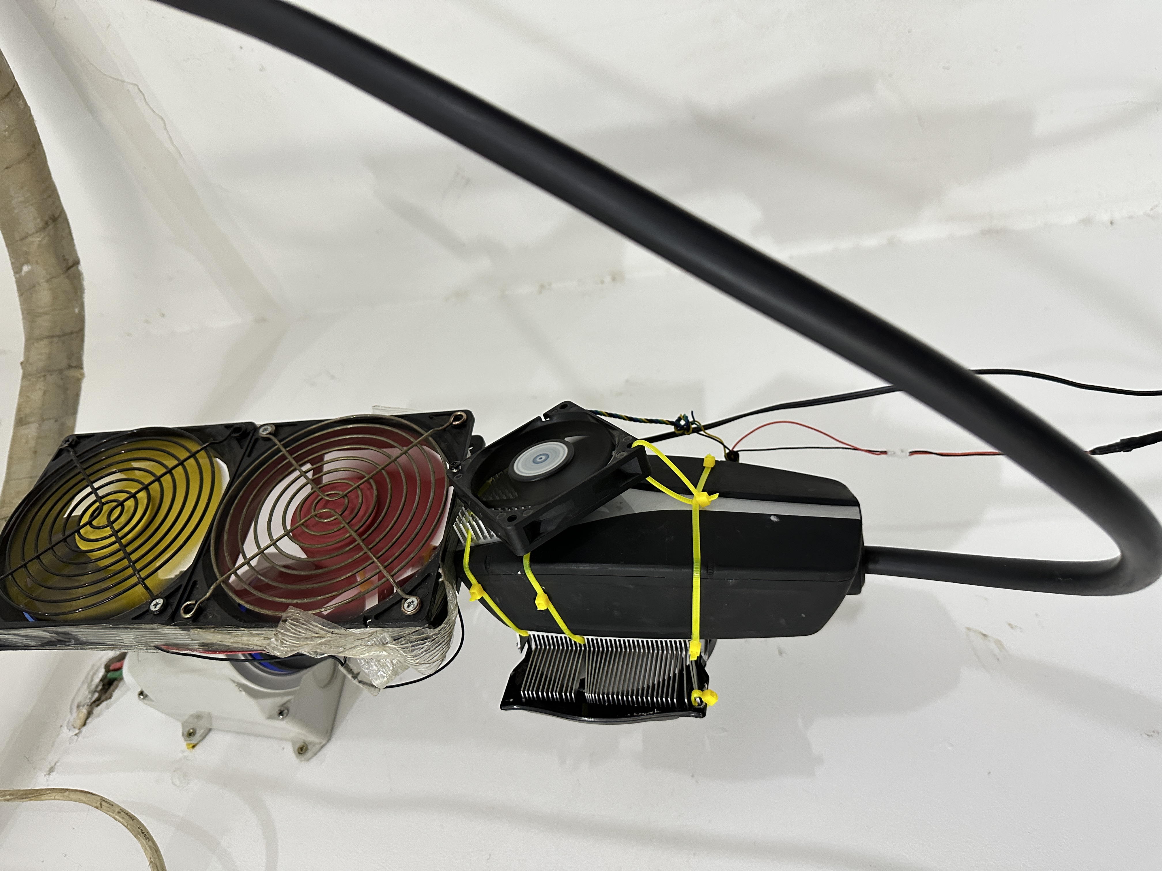 天太热了 - 图片 1