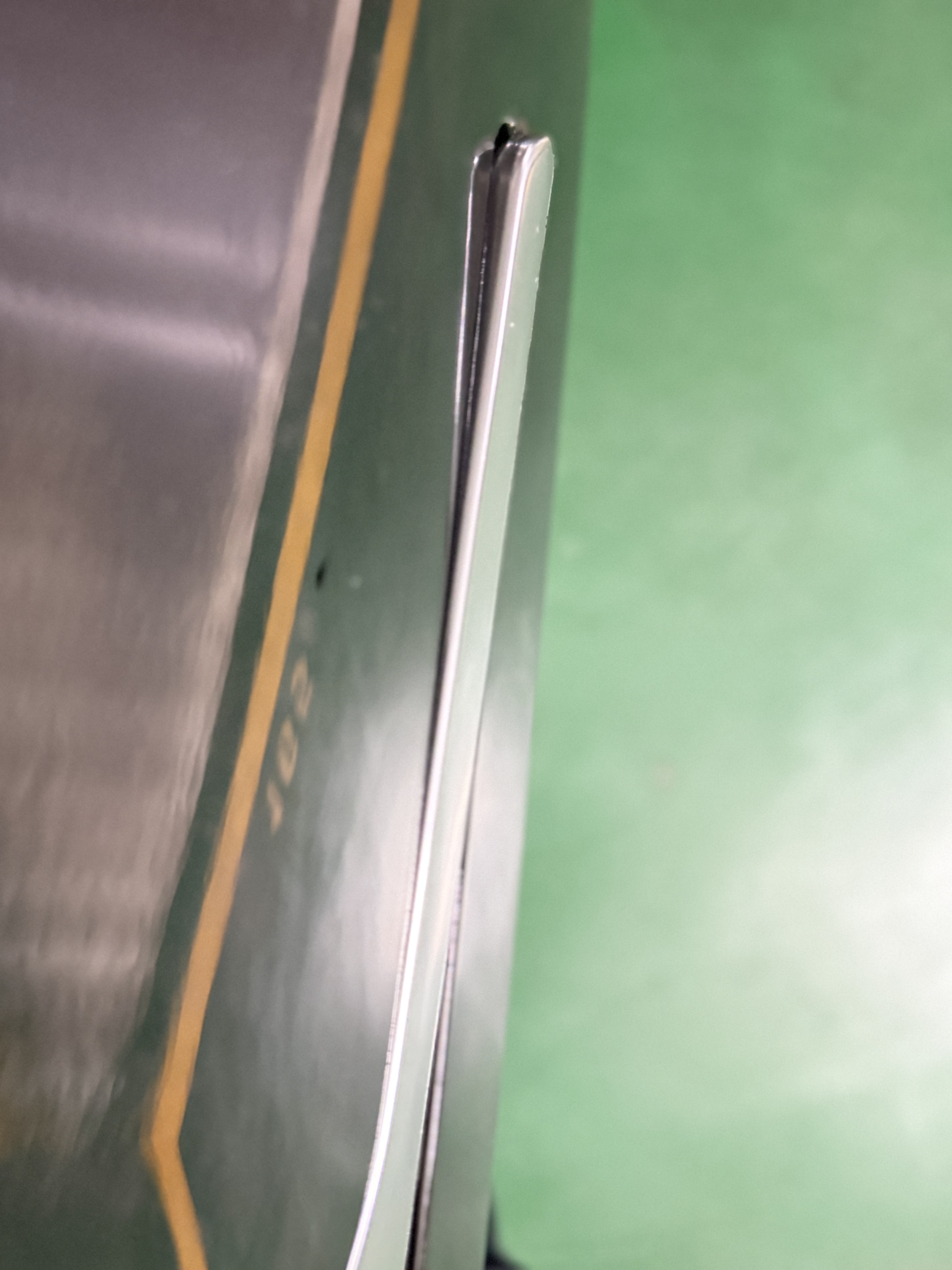 我的门把手卡住了
能调吗
不是把手脱皮
也不是车衣翘边
而是真的倾斜卡住了 - 图片 1