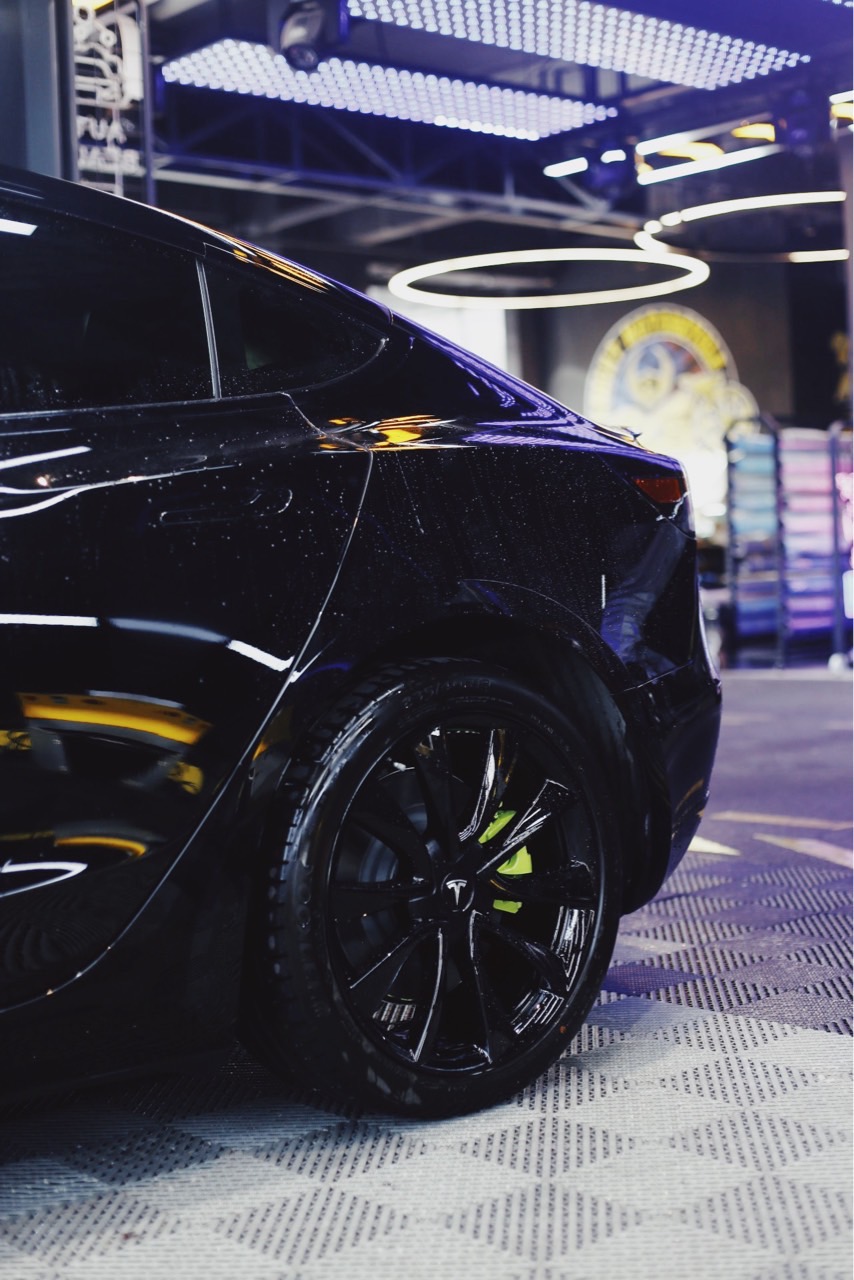 黑化先告一段落 钢琴烤漆黑轮毂加骚绿卡钳 不太喜欢黑武士的乌漆麻黑 外加一个小尾翼 又是一个小细节 慢慢都会变成自己喜欢的样子 - 图片 8