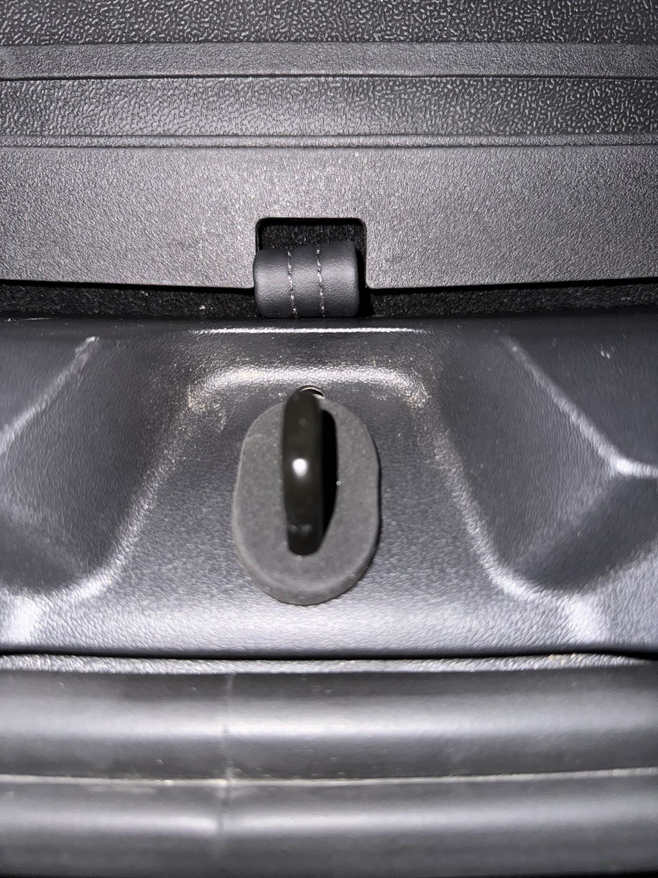 后备箱发现了这个是干嘛用的？ - 图片 2